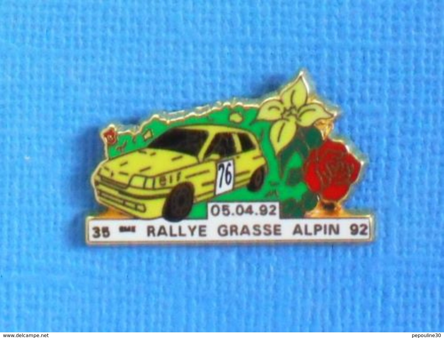 1 PIN'S //  ** 35ème RALLYE GRASSE ALPIN / RENAULT CLIO RS '92 ** . (G.J.P.C.R.T. Arthus Bertrand Paris) - Arthus Bertrand