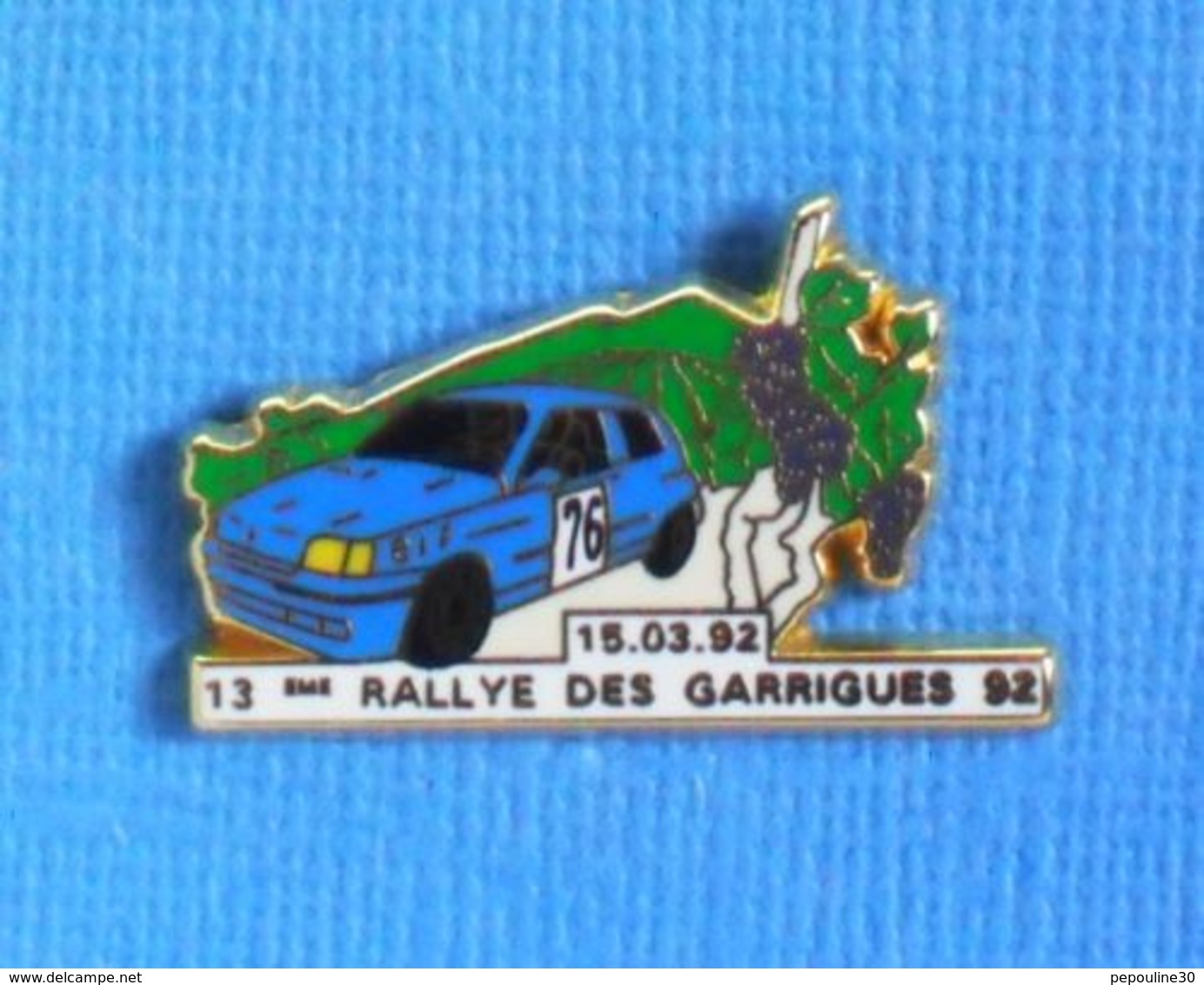 1 PIN'S //  ** 13 ème RALLYE DES GARRIGUES '92 ** . (G.J.P.C.R.T. Arthus Bertrand Paris) - Arthus Bertrand