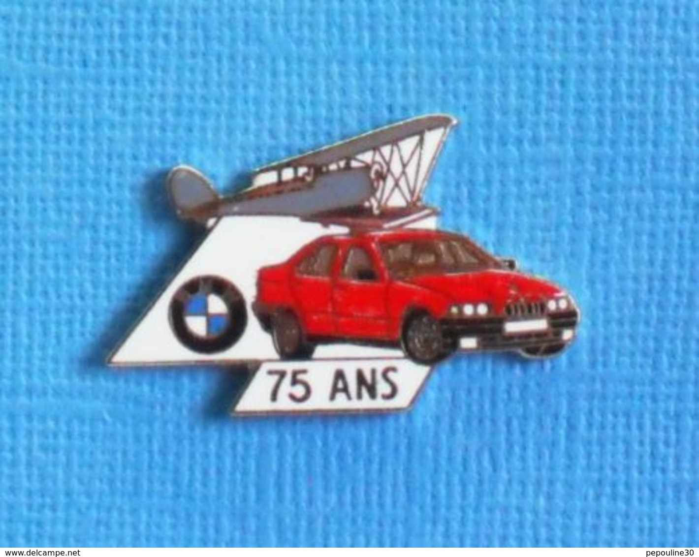 1 PIN'S //  ** AVION BIPLAN / BMW 75 ANS ** . (BMW  Démons & Merveilles) - BMW