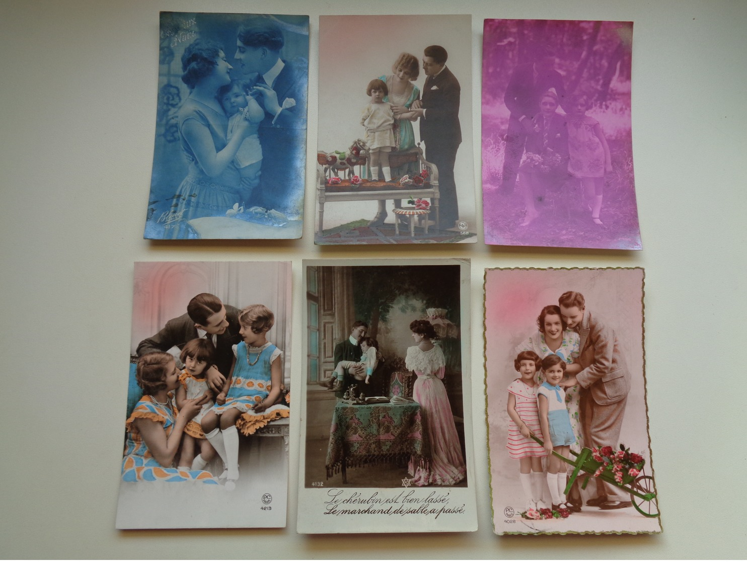 Beau lot de 60 cartes postales de fantaisie  mère + enfant      Mooi lot van 60 postkaarten  moeder + kind - 60 scans