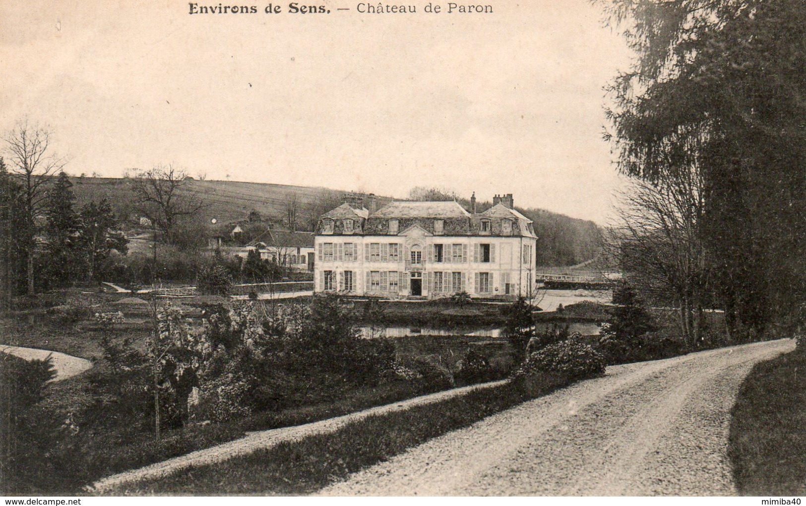 Chateau De PARON - - Paron