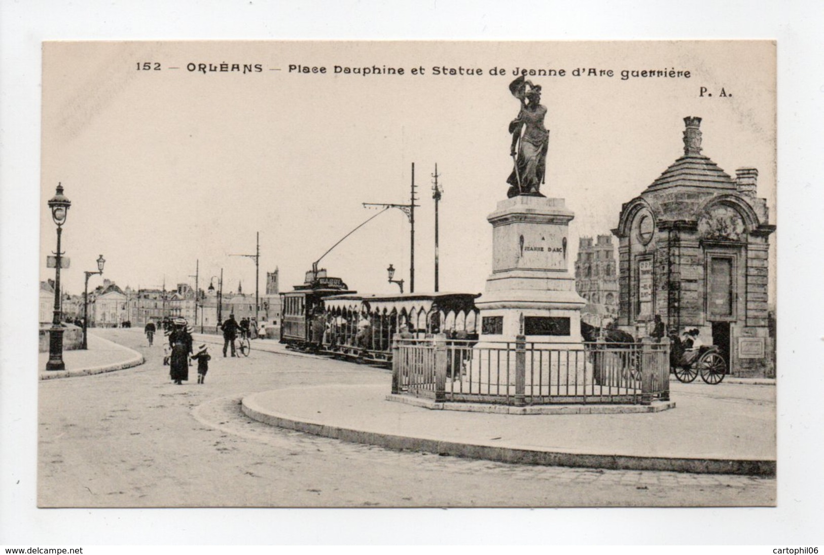 - CPA ORLÉANS (45) - Place Dauphine Et Statue De Jeanne D'Arc Guerrière - Edition P. A. 152 - - Orleans