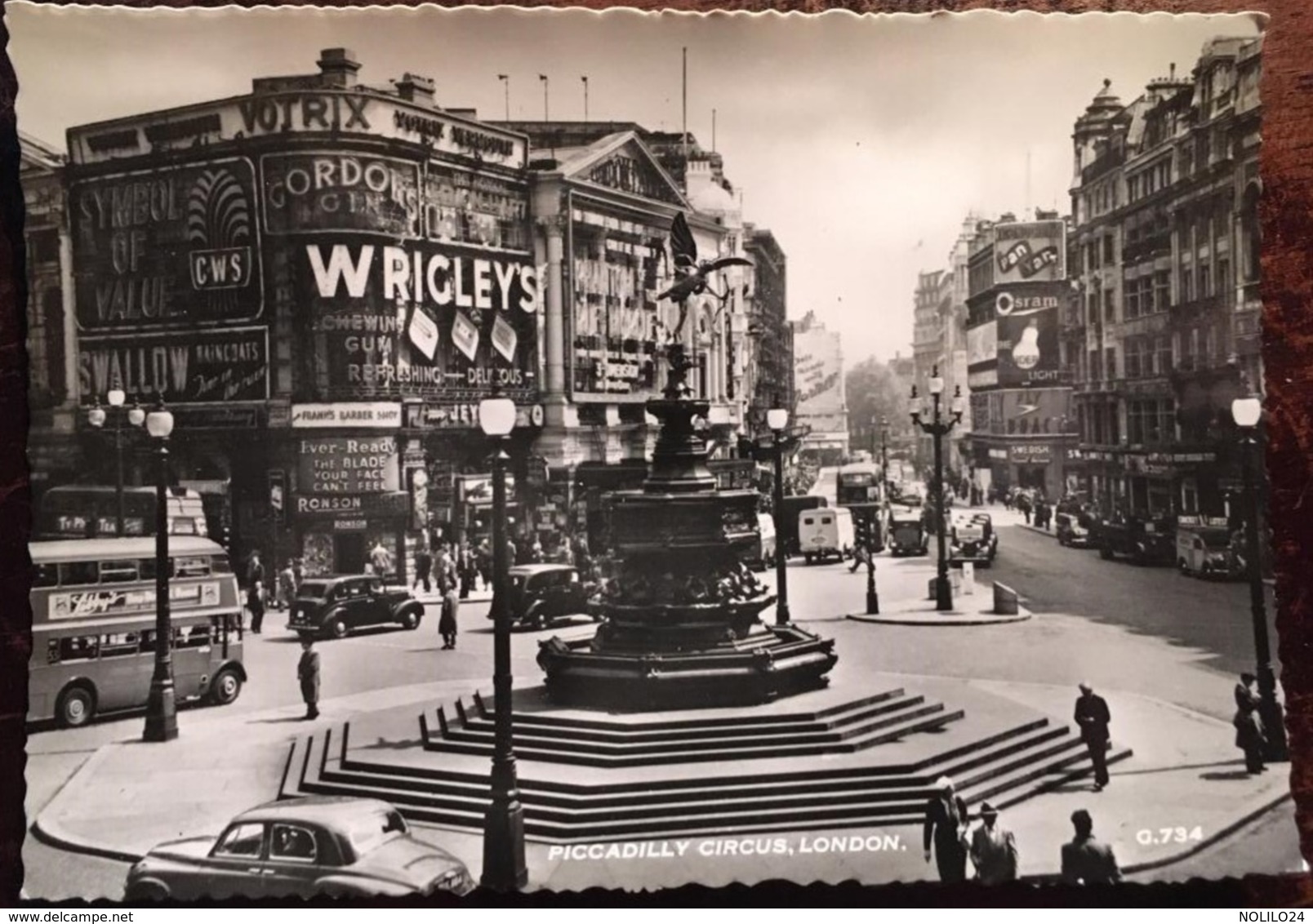 Photo Cpm, PICCADILLY CIRCUS, LONDON, Vintage, Animée-animated,  Ref G 7364 " This Is A Real Photograph", Used, ENGLAND - Piccadilly Circus