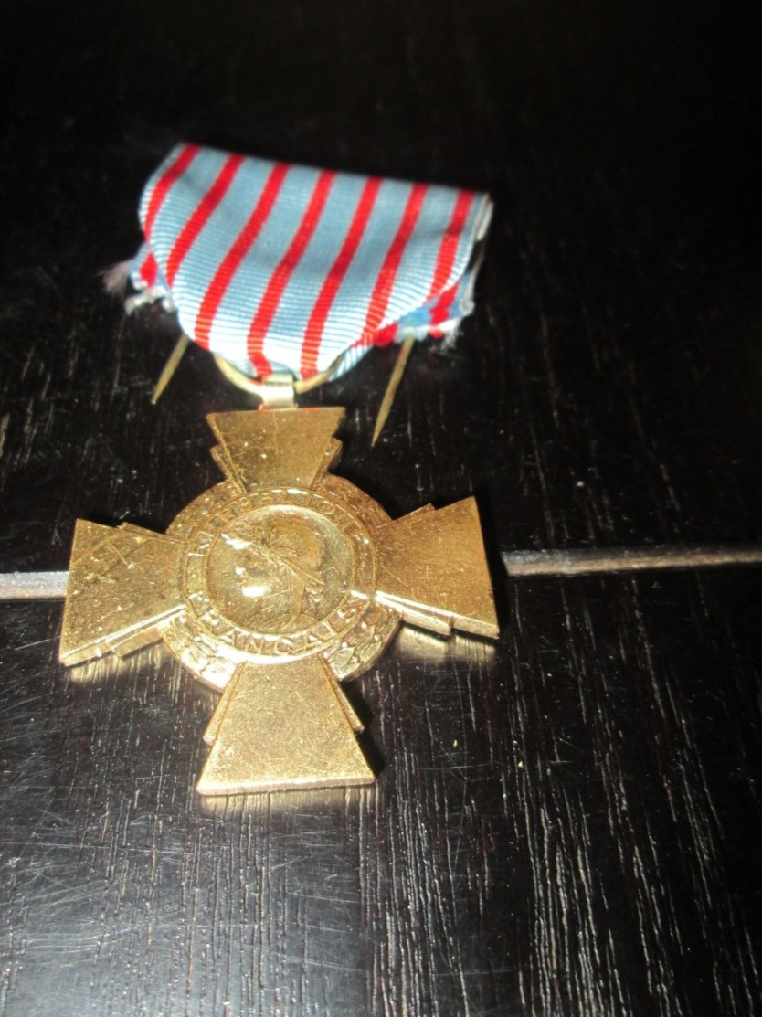 Medaille Croix De Guerre - France