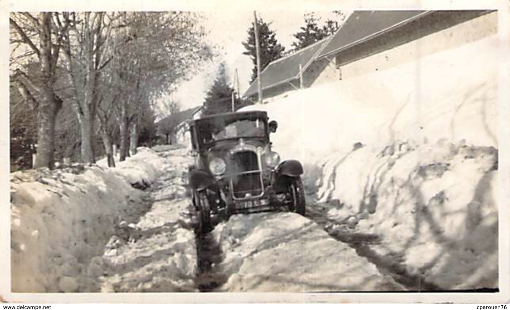 PHOTO VOITURE ANCIENNE DANS LA NEIGE Peïra-Cava  Village D Commune De Lucéram Département Alpes Maritime - Automobiles