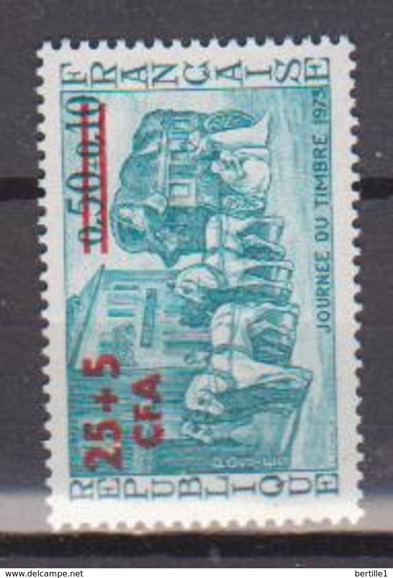 REUNION        N°  YVERT    414    NEUF SANS  CHARNIERES      ( Sch 02/09 ) - Unused Stamps