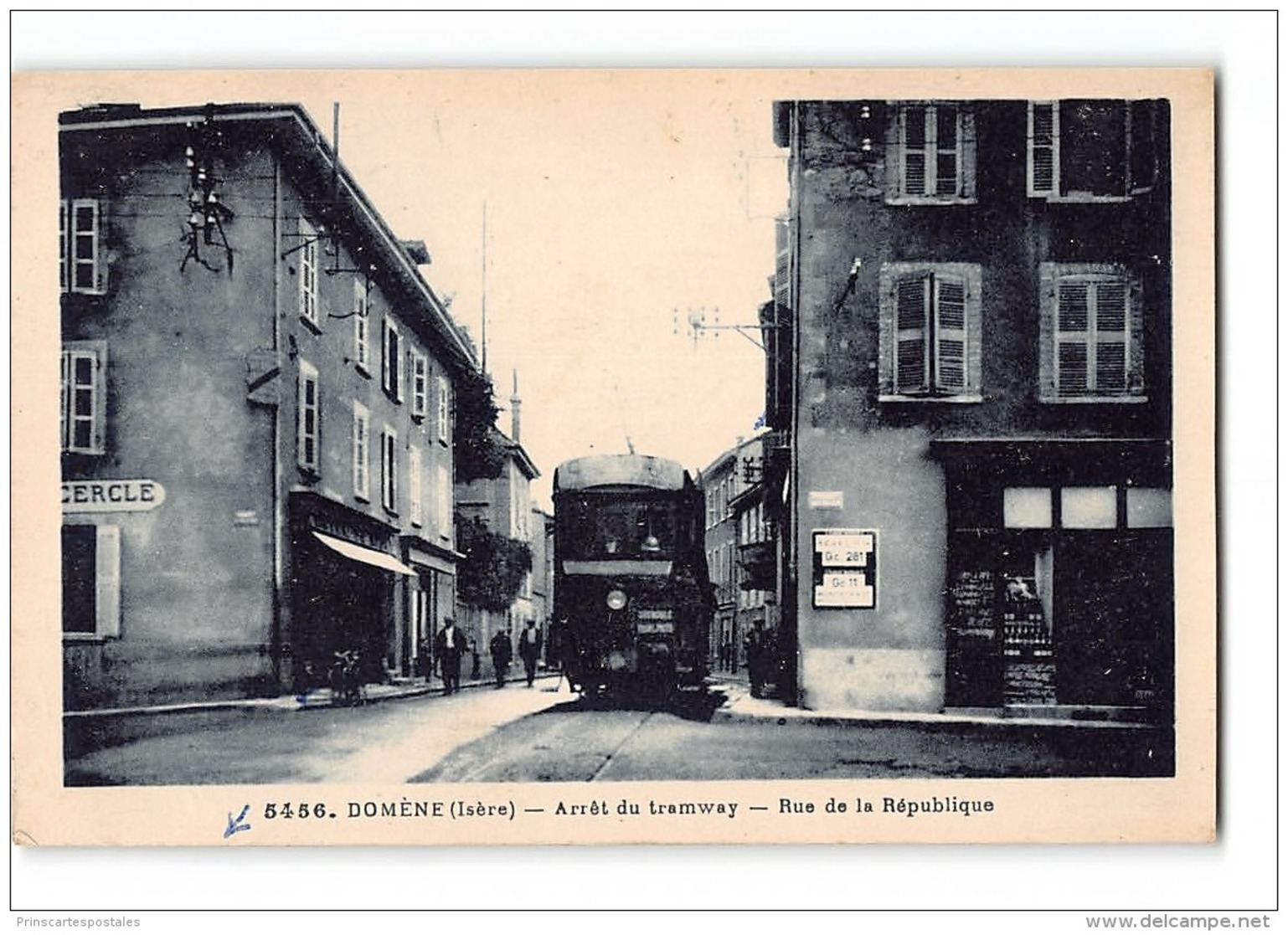 CPA 38 Domene L'arret Du Tramway Rue De La Republique Ligne De Gieres Domene - Other & Unclassified