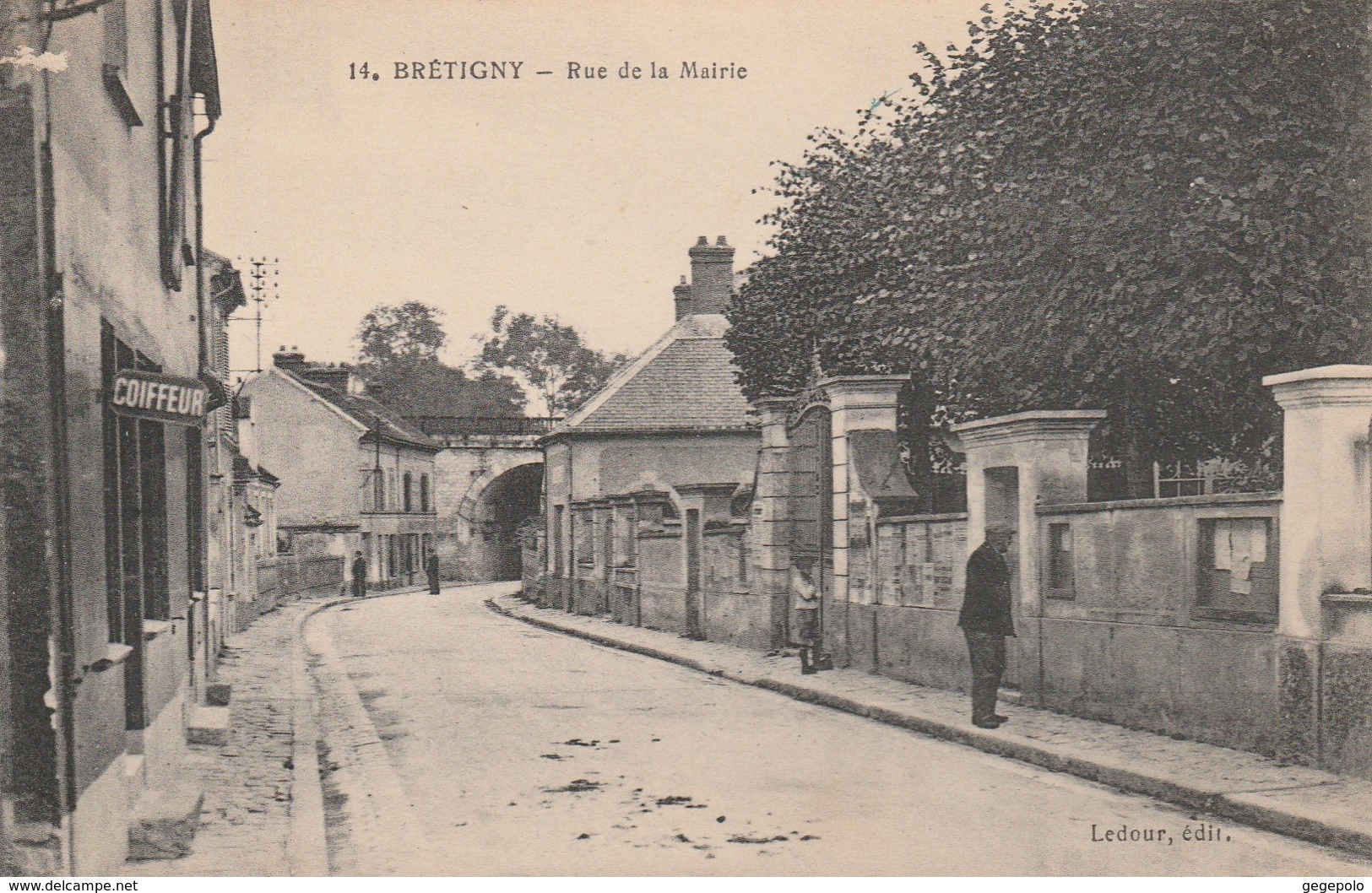 BRETIGNY Sur ORGE - Rue De La Mairie - Bretigny Sur Orge