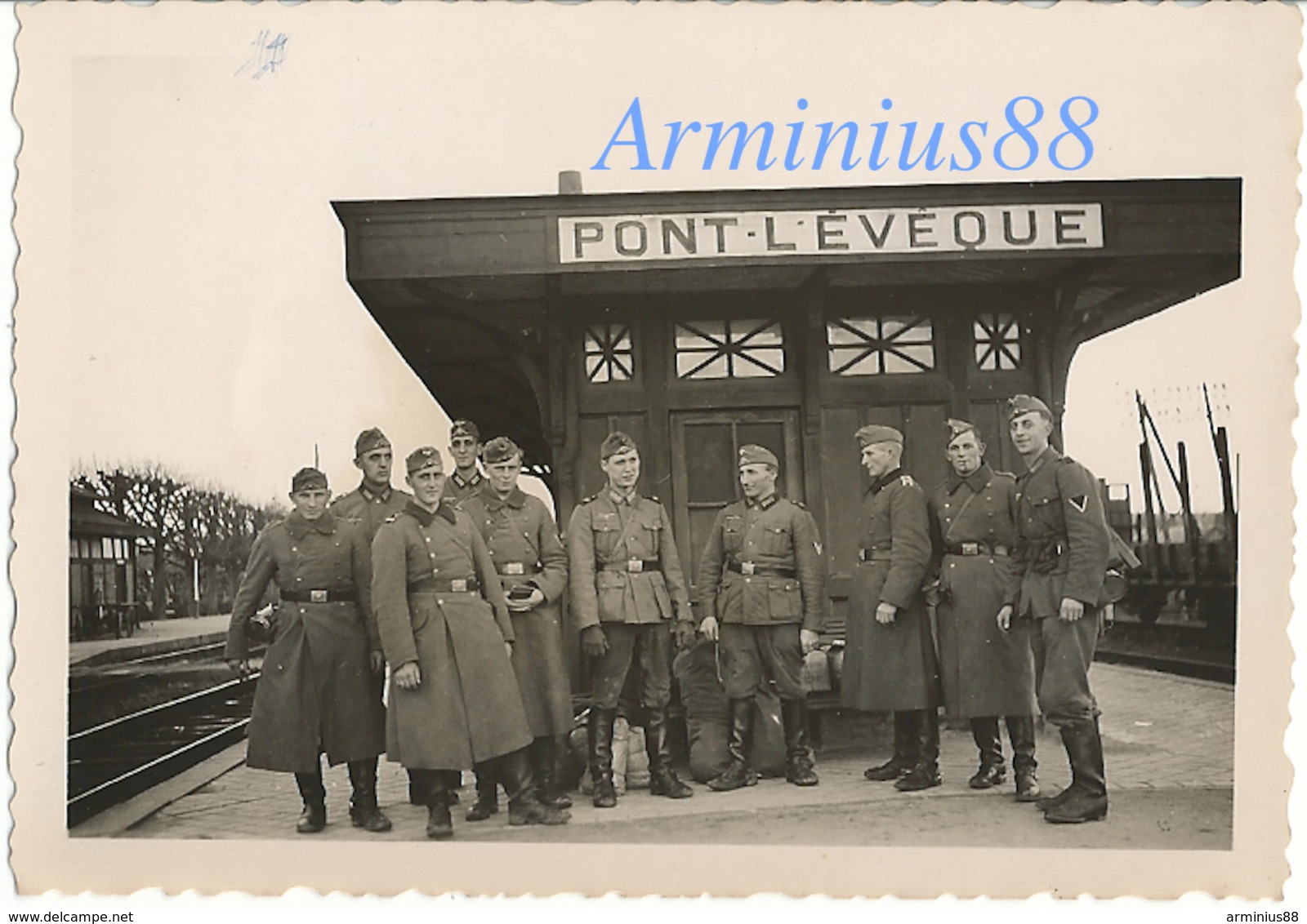 Campagne De France 1940 - Wehrmacht - Gare De Pont L'Évêque - Train - Chemin De Fer - Voie Ferrée - Wagon - Guerre, Militaire