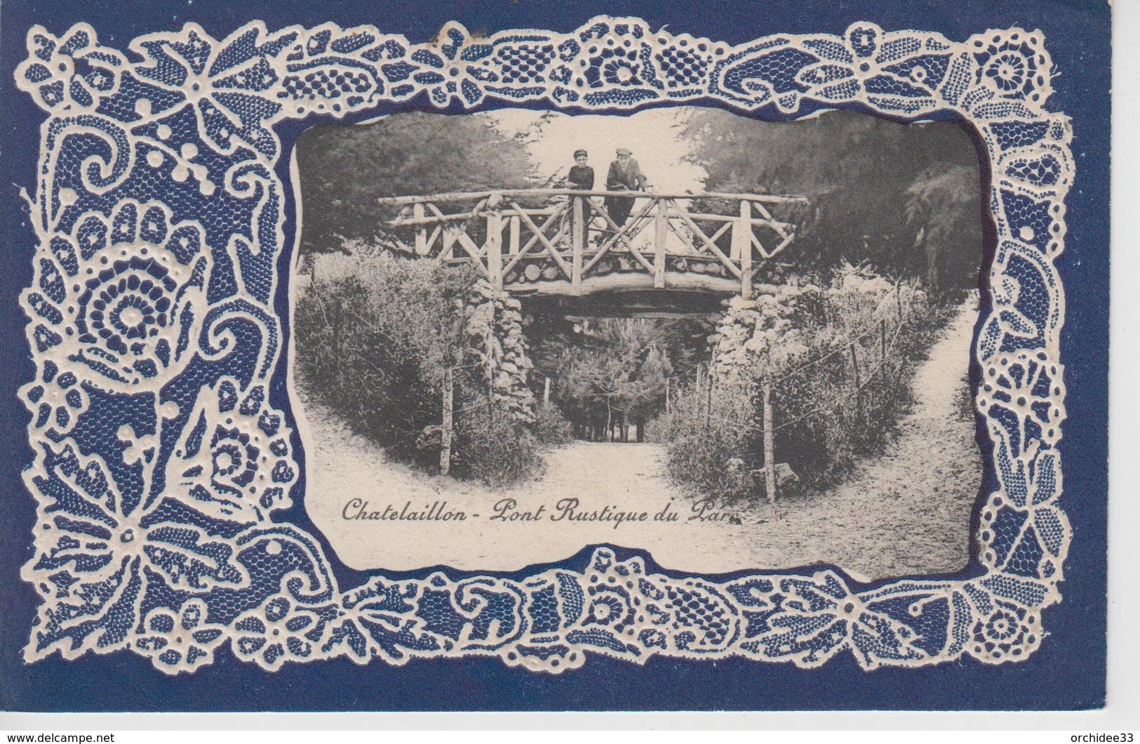 CPA Chatelaillon - Carte Gaufrée Avec Motif De Dentelle - Pont Rustique Du Parc (avec Animation) - Châtelaillon-Plage