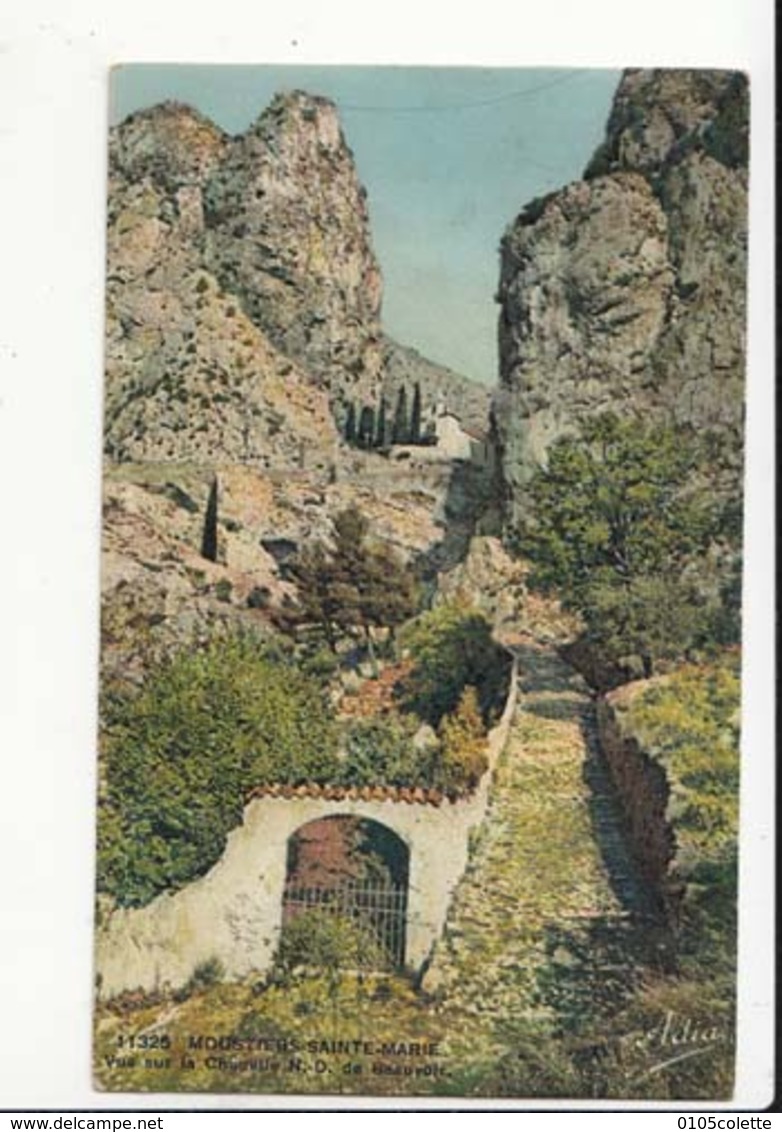 France  04- Moustiers Sainte Marie - Vue Sur La Chapelle N. D. De Beauvoir   : Achat Immédiat - ( Cd036 ) - Andere & Zonder Classificatie