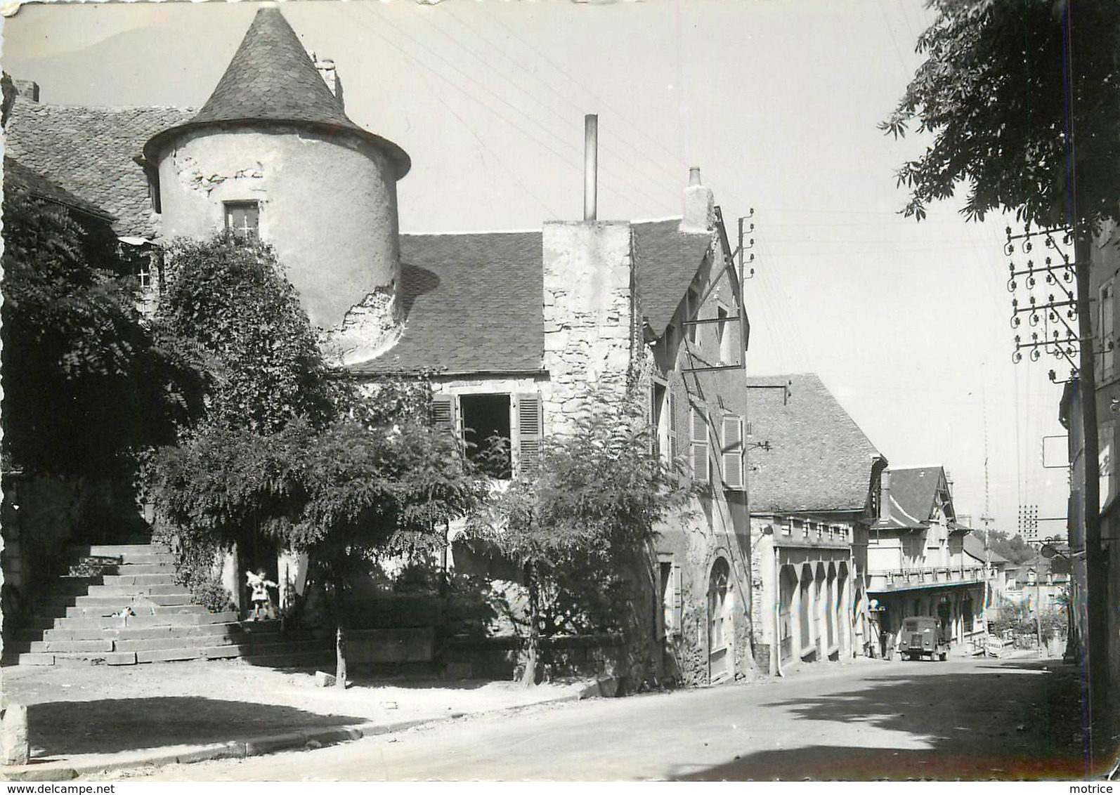 MONTBAZENS - Avenue D'Aubin. - Montbazens