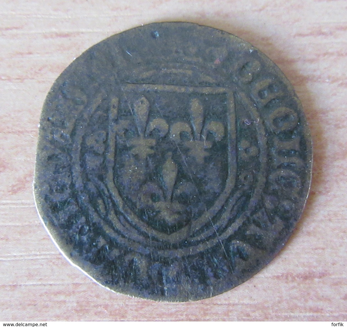 Jeton De Nuremberg Au Globe Crucigère Et à L'écu à 3 Fleurs De Lys - Diam. 26 Mm Poids 2,7g - Achat Immédiat - Royaux / De Noblesse