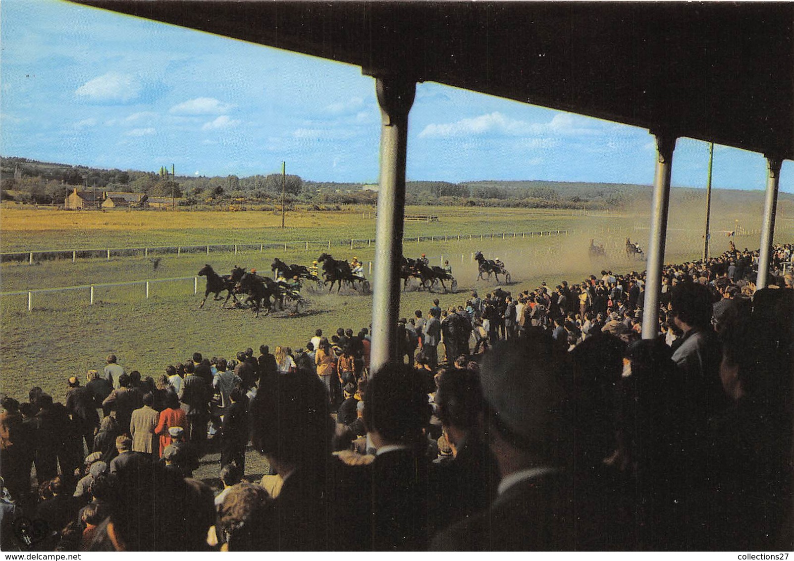 49-DURTAL- L'HIPPODROME DE LA CARRIERE PASSAGE DE TROT ATTELE VUE DES TRIBUNES - Durtal