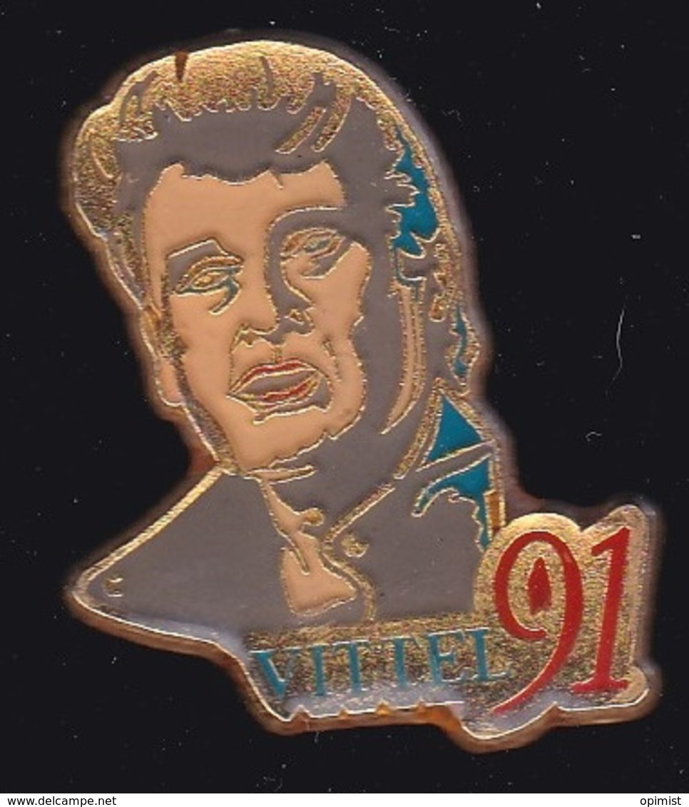 63885- Pin's-Johnny Hallyday Lors De Son Dernier Passage à Vittel, En 1991. - Personnes Célèbres
