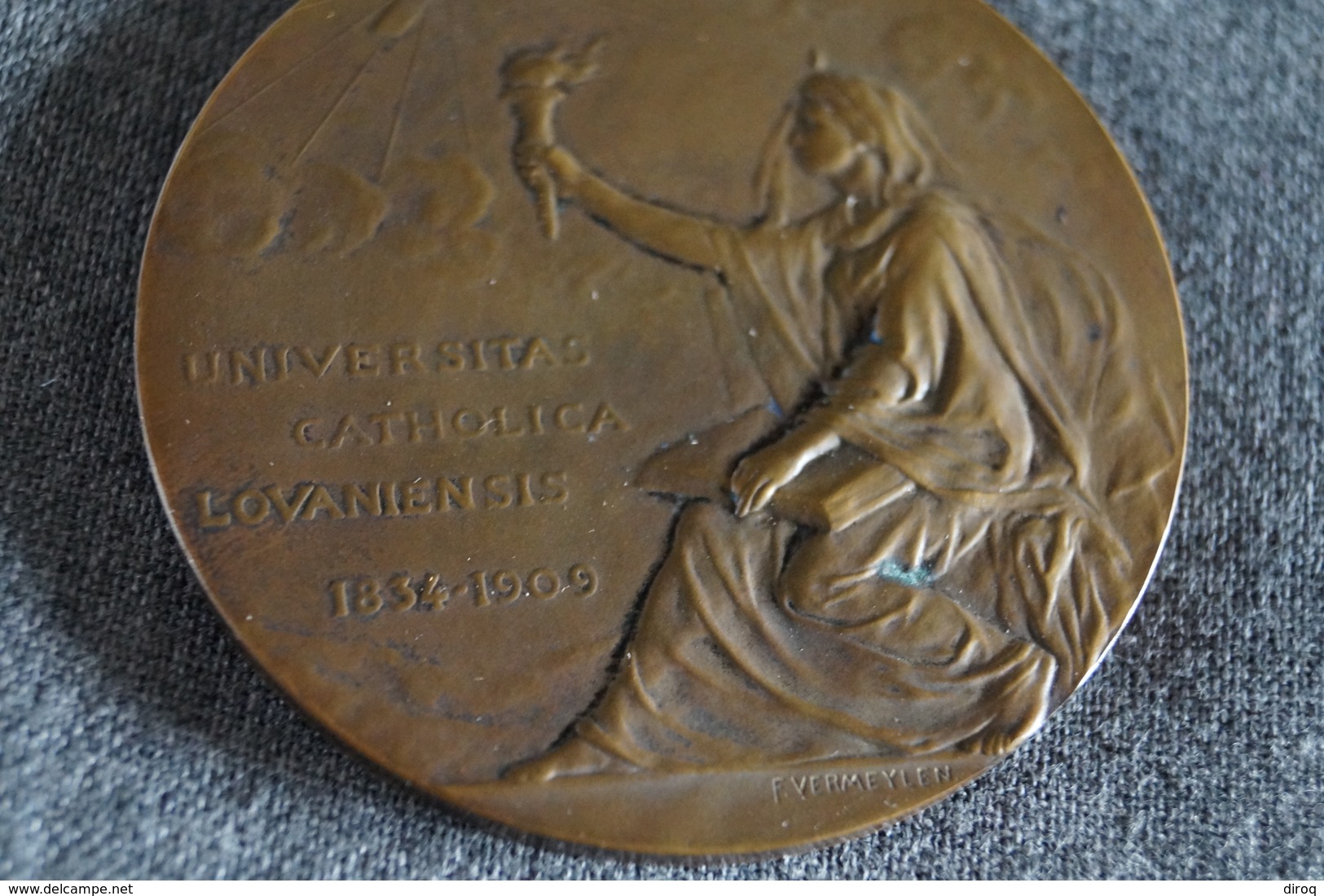 Médaille En Bronze,Université De Louvain 1834-1909,75 Iem.anniversaire,signé F.Vermeylen, Diamètre 60 Mm. - Professionnels / De Société