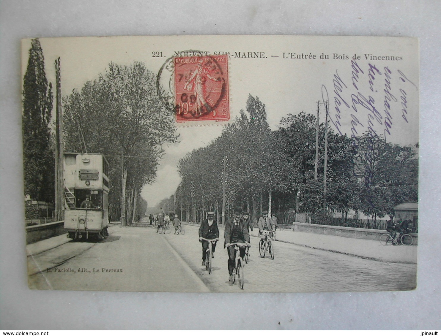 TRAMWAY - NOGENT SUR MARNE - L'entrée Du Bois De Vincennes (très Animée) - Tramways