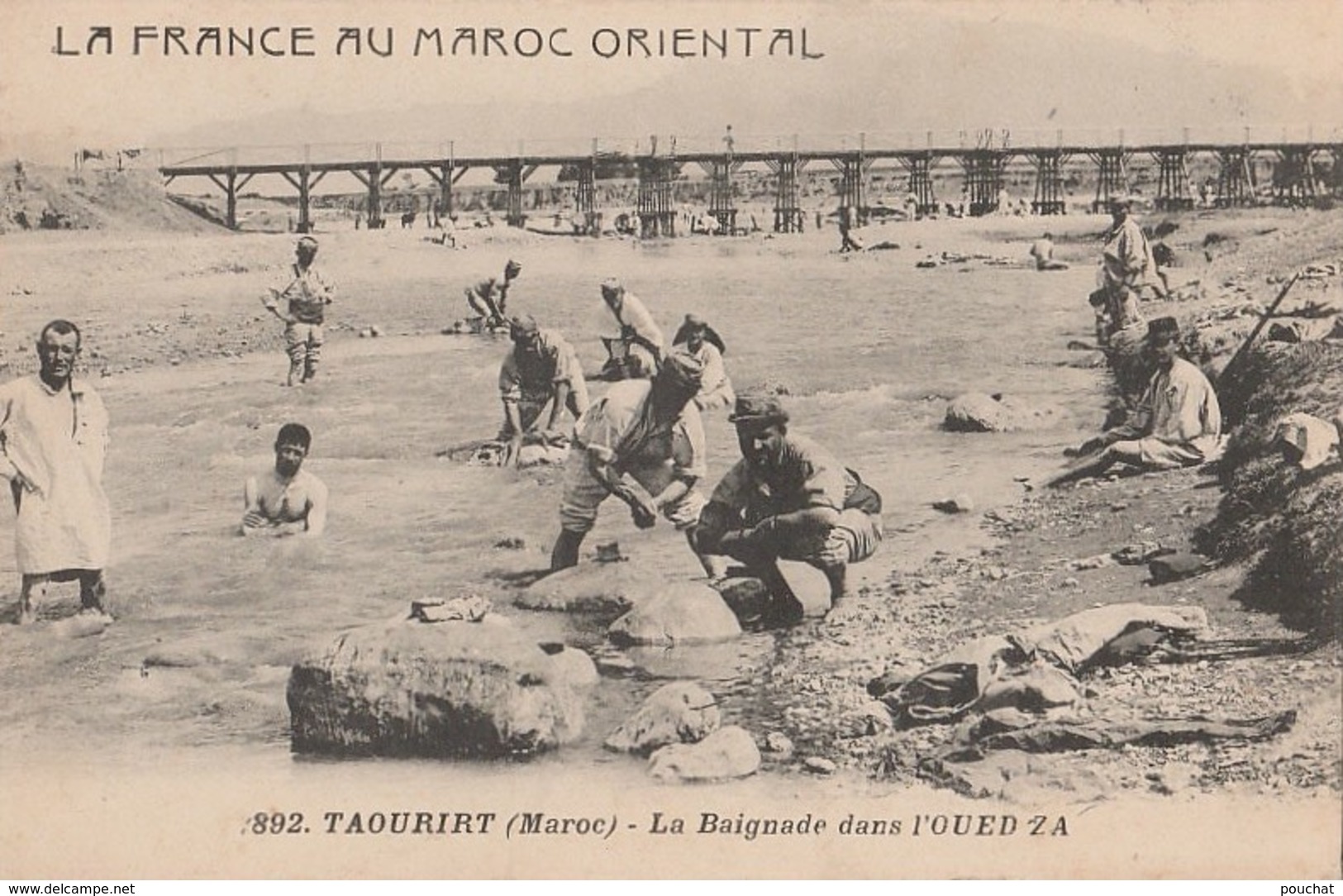 Y25- LA FRANCE AU MAROC - TAOURIRT - LA BAIGNADE DANS L'OUED ZA - (ANIMEE - 2 SCANS) - Autres & Non Classés