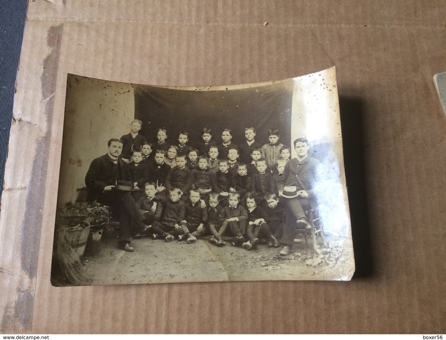 2 PHOTOS DE CLASSE  UNE CLASSE DE BOURDEIX (DORDOGNE) 1910 1915 UNE PÉRIODE ANNÉE  1950 - Non Classés