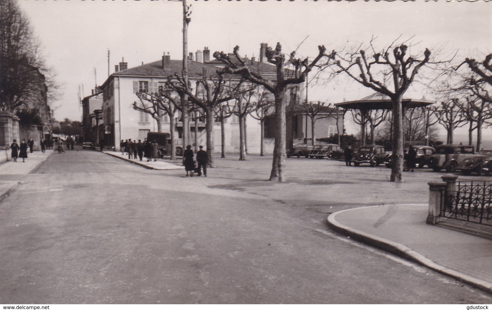 Ain - Trévoux - La Place De La Terrasse - Trévoux