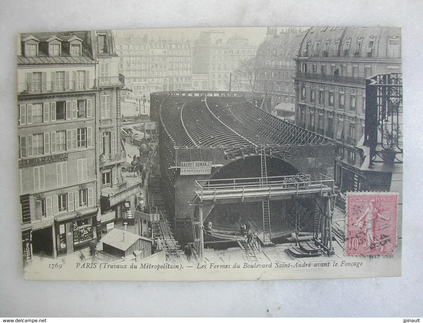 METRO - PARIS - Travaux Du Métropolitain - Les Fermes Du Boulevard Saint André Avant Le Fonçage (animée) - Métro