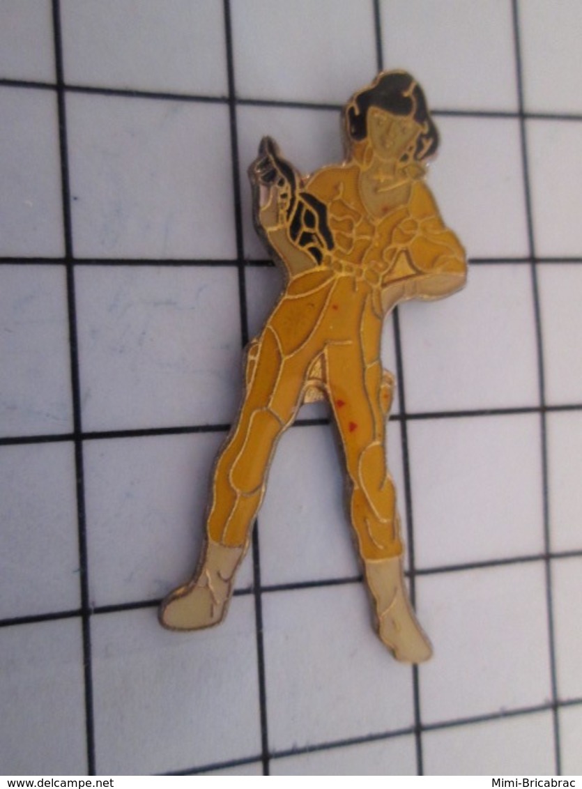 716b Pin's Pins / Beau Et Rare / THEME : CINEMA DESSIN ANIME / BRUNE A FAIBLE POITRINE PERSONNAGE TORTUES NINJA ? - Cinéma