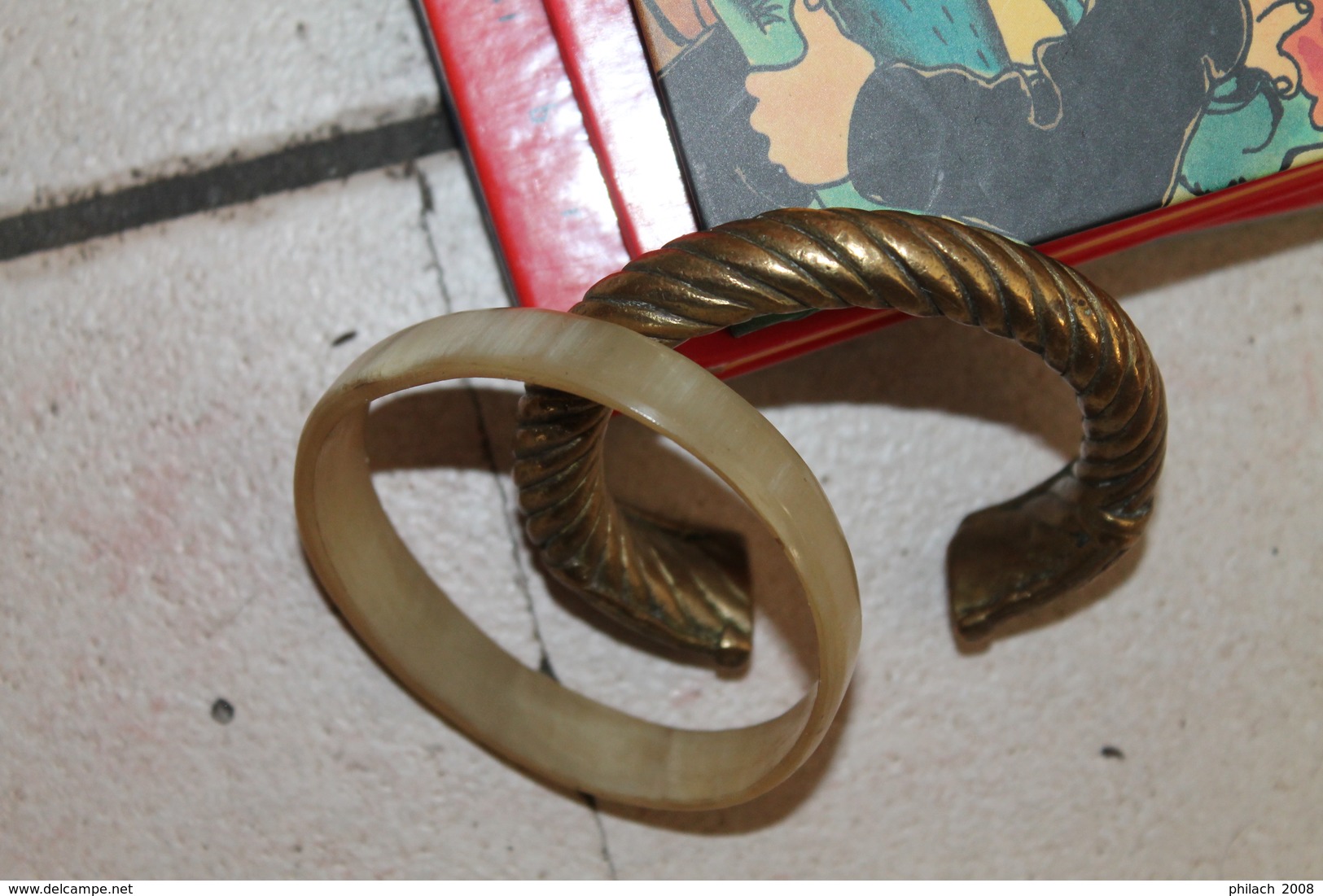 2 Bracelets Africains En Bronze Massif Et Corne - Ethnisch