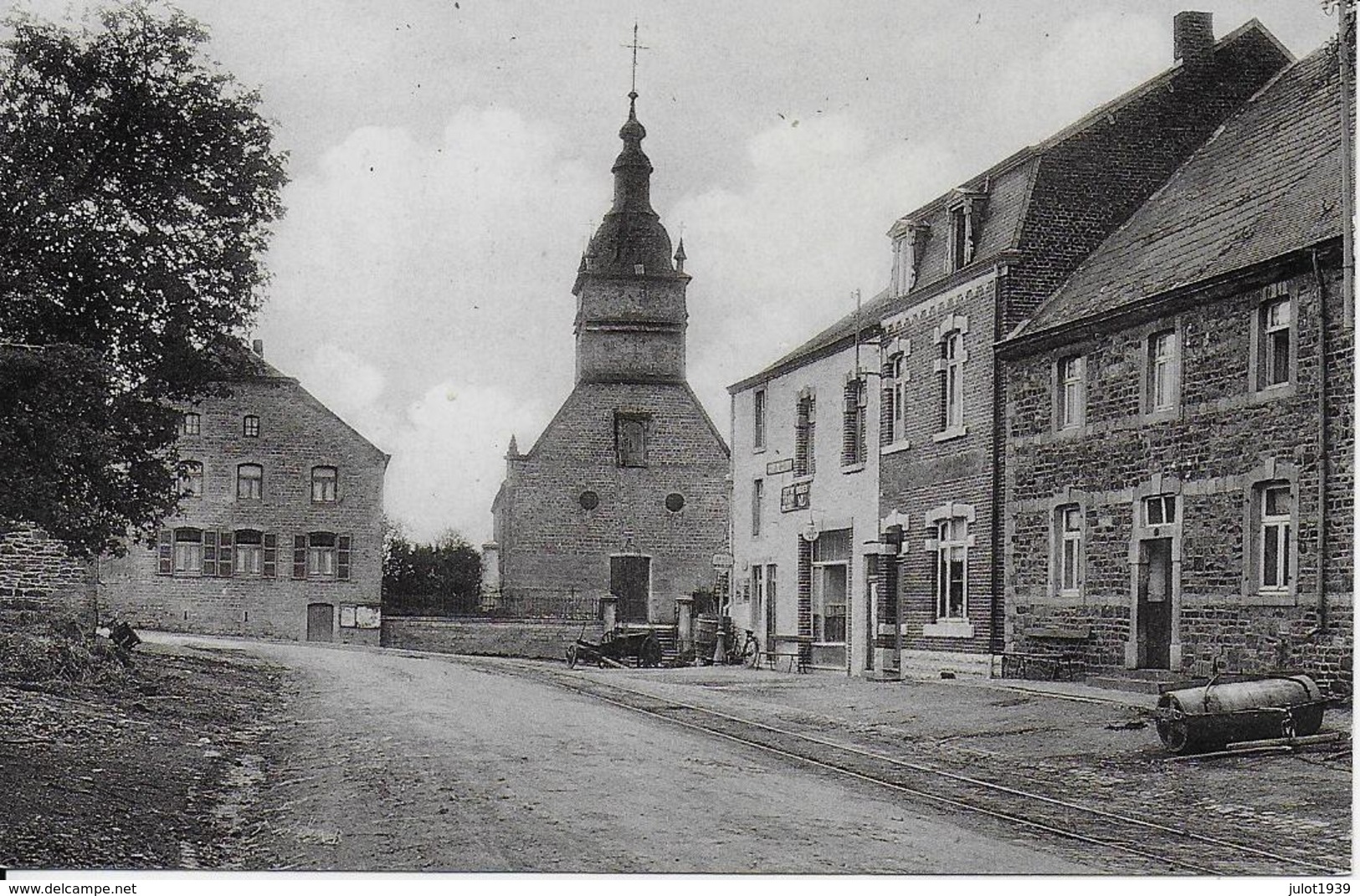 GRUPONT ..-- Eglise .  Carte Semble Avoir été Recoupée !!! - Tellin