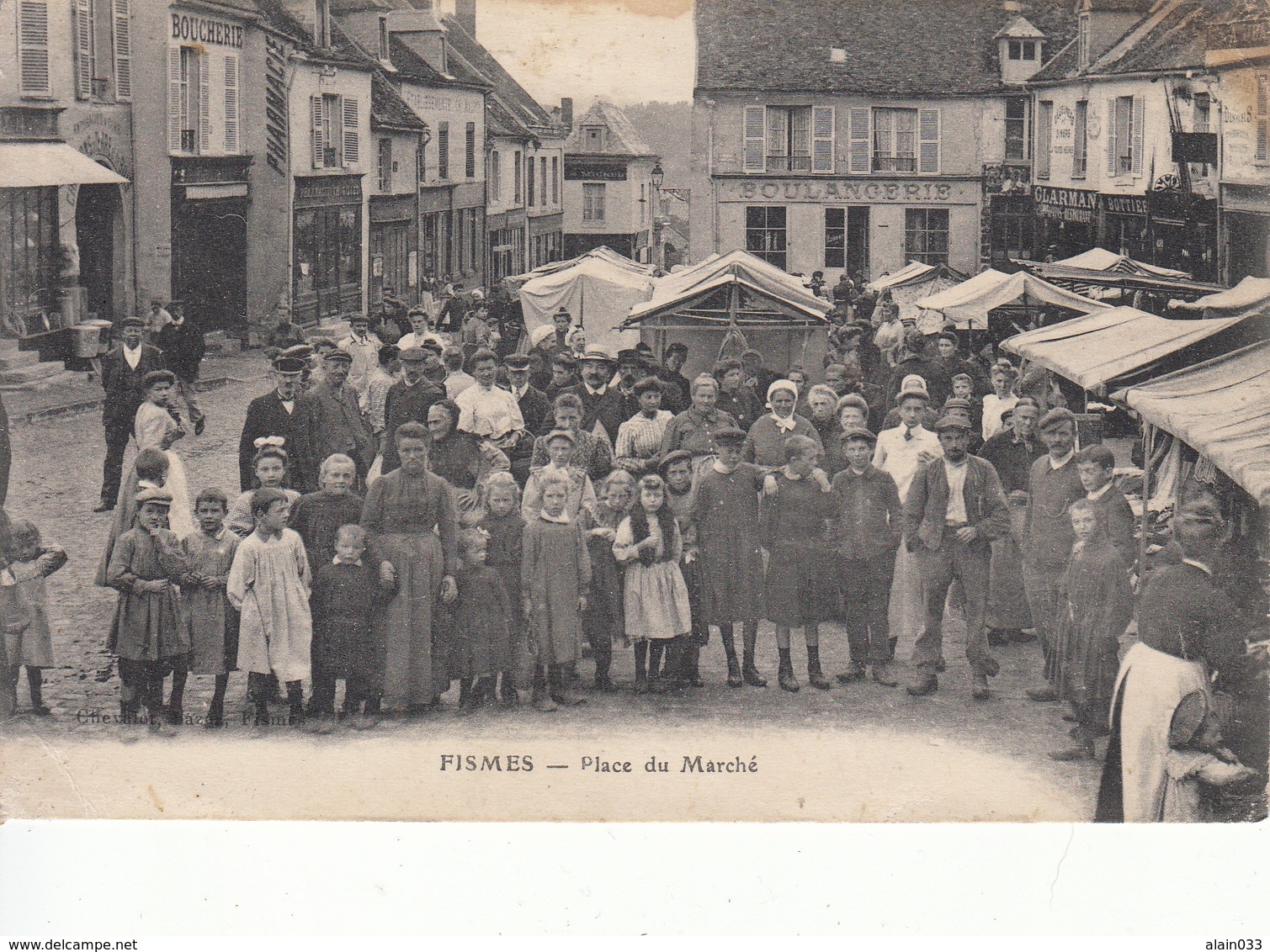 51 FISMES Place Du Marché, Animée - Fismes