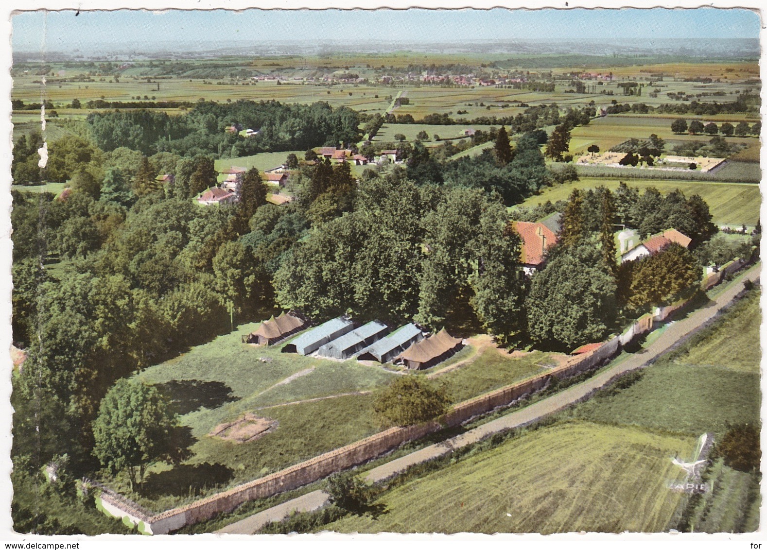 38 : VIRIVILLE : Vue Aérienne : Camp Notre-dame : - édition LA PIE ( C.p.s.m. Photo Vérit. - Grand Format ) - Viriville