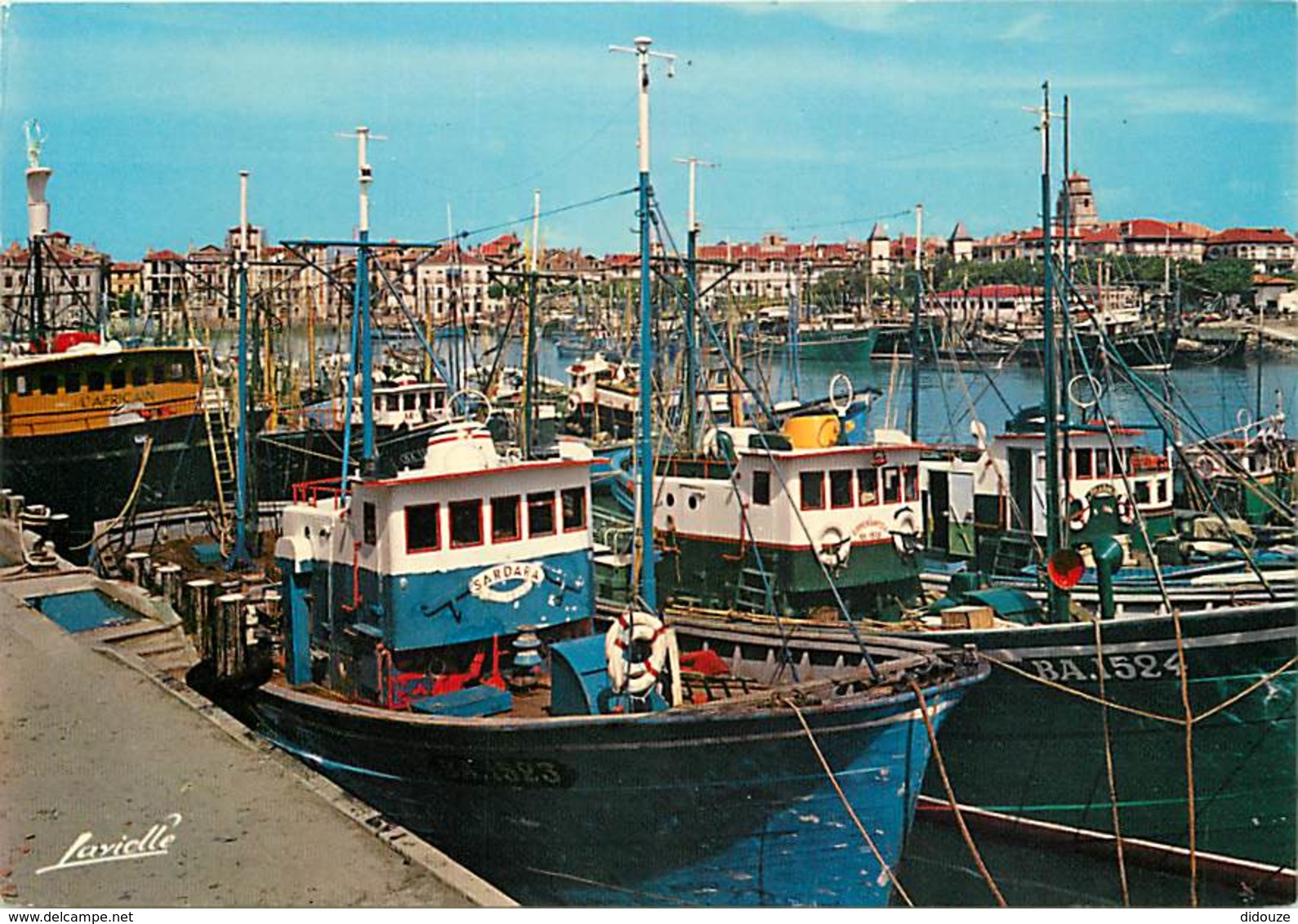 64 - Saint Jean De Luz - Vue Générale Sur Le Port, La Maison De L'Infante, La Maison Louis XIV Et L'Eglise - Bateaux - C - Saint Jean De Luz