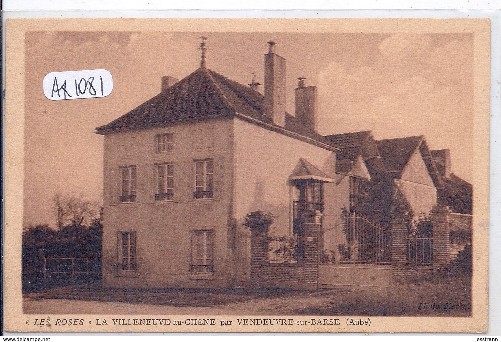 LA VILLENEUVE-AU-CHENE- LES ROSES - Sonstige & Ohne Zuordnung