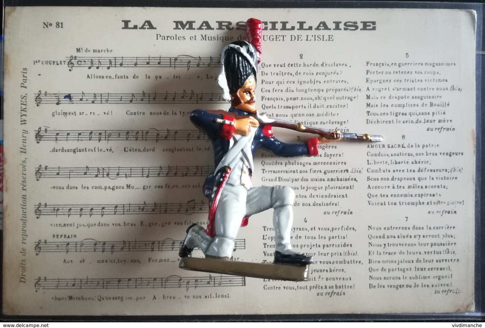 FIGURINE STARLUX - GRENADIER A GENOUX - 3EME - Leger