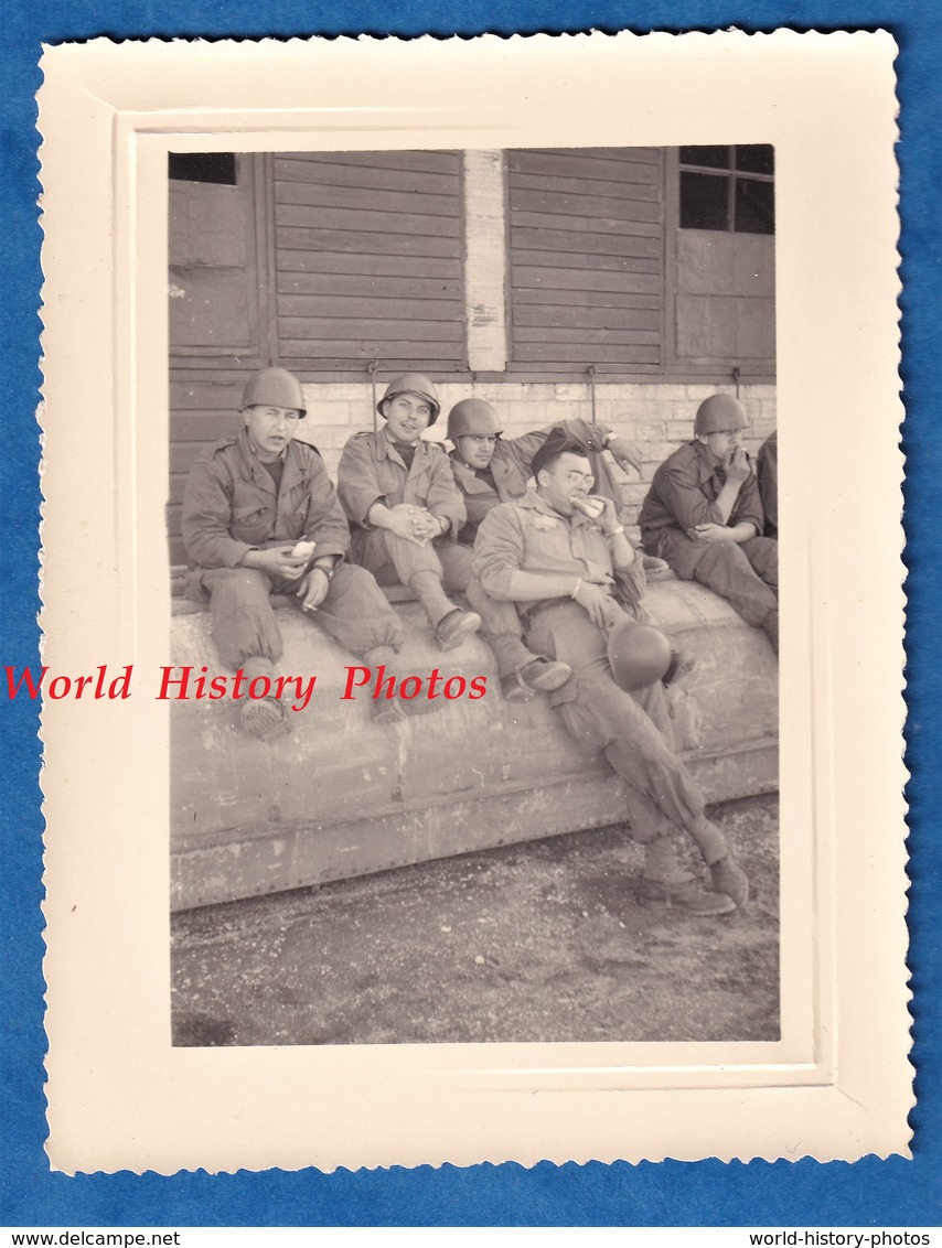 Photo Ancienne Snapshot - ALGERIE - Ecole Des Ponts - 1958 - Soldat Casque Sandwich Génie Colonial Guerre Alger Uniforme - Guerre, Militaire