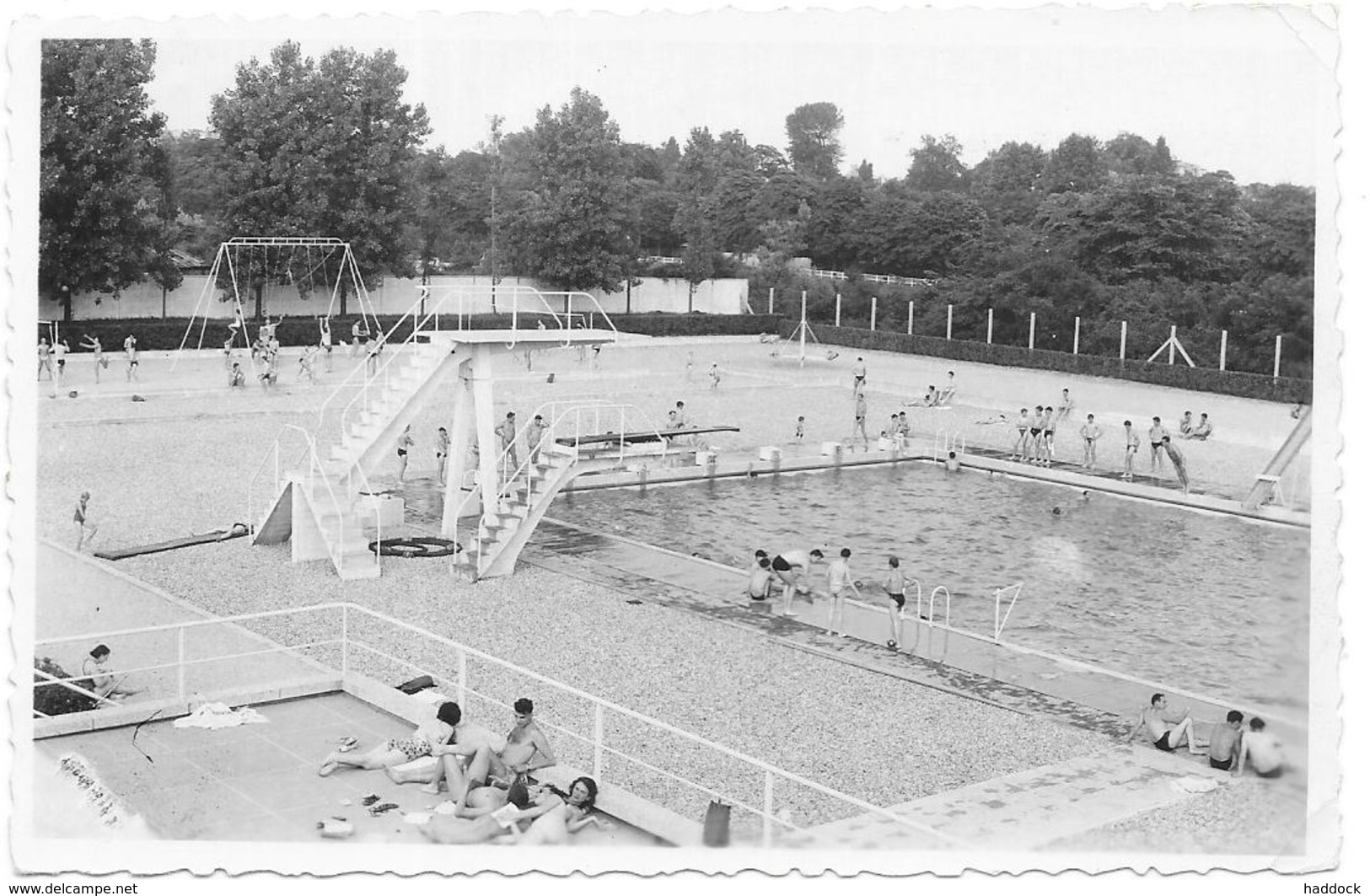 PUTEAUX : PISCINE MUNICIPALE - Puteaux