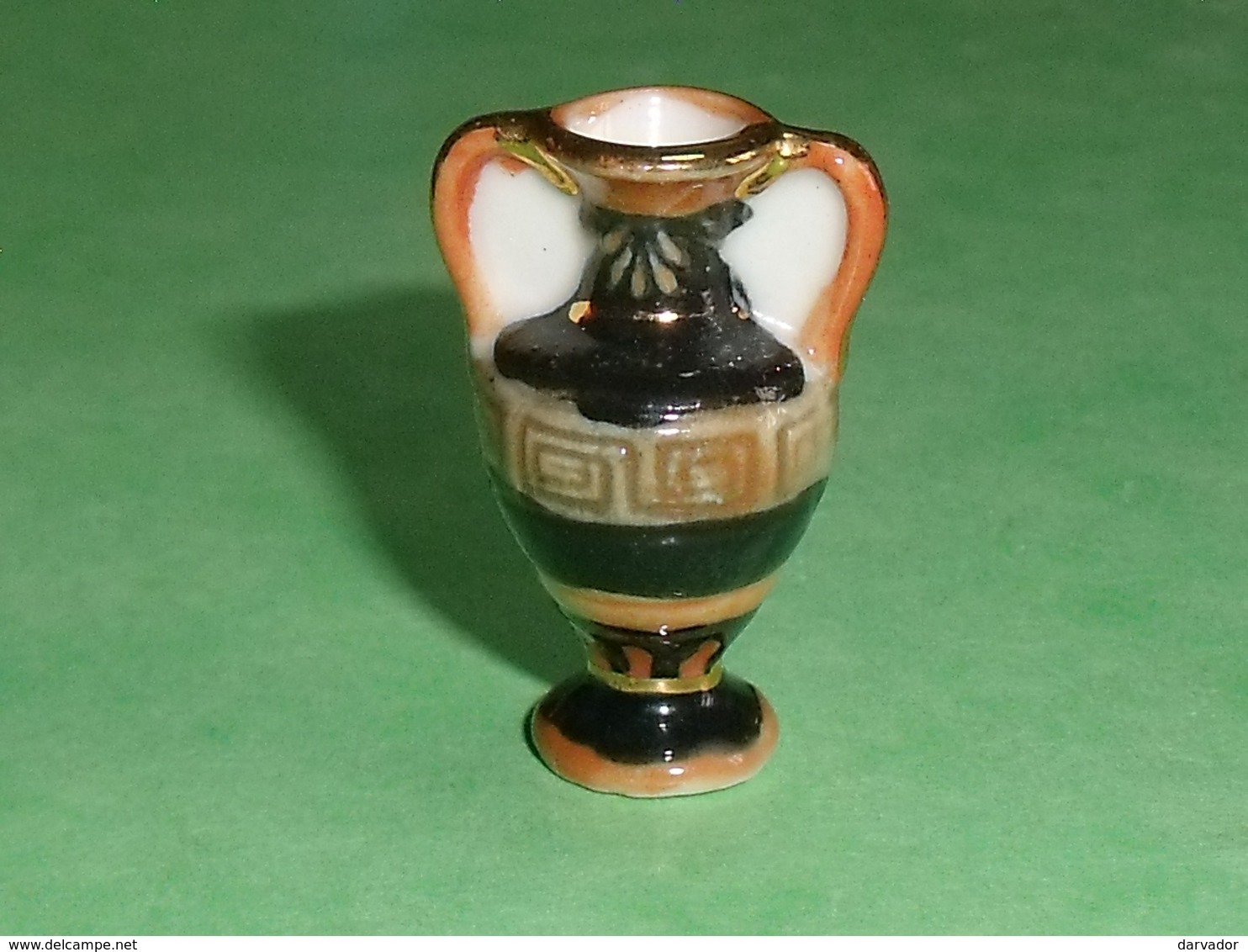 Fèves / Autres / Divers : Vase , Filet OR   T44 - Other & Unclassified