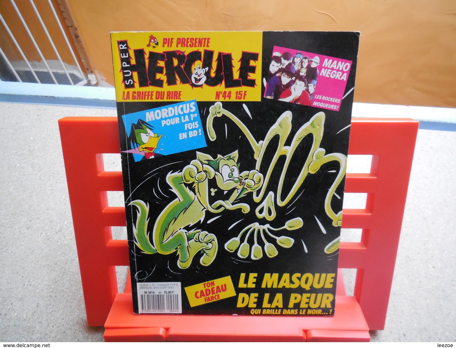 Album : Super Hercule : N° 44, Masque à Découper à La Fin Du Livre, 1990.....3C0420 - Pif & Hercule