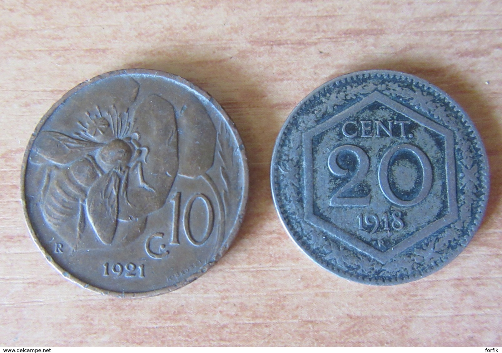 Italie - 2 Monnaies : 10 Centesimi Vittorio Emanuele III 1921 R Et 20 Centesimi 1918 R - Sammlungen