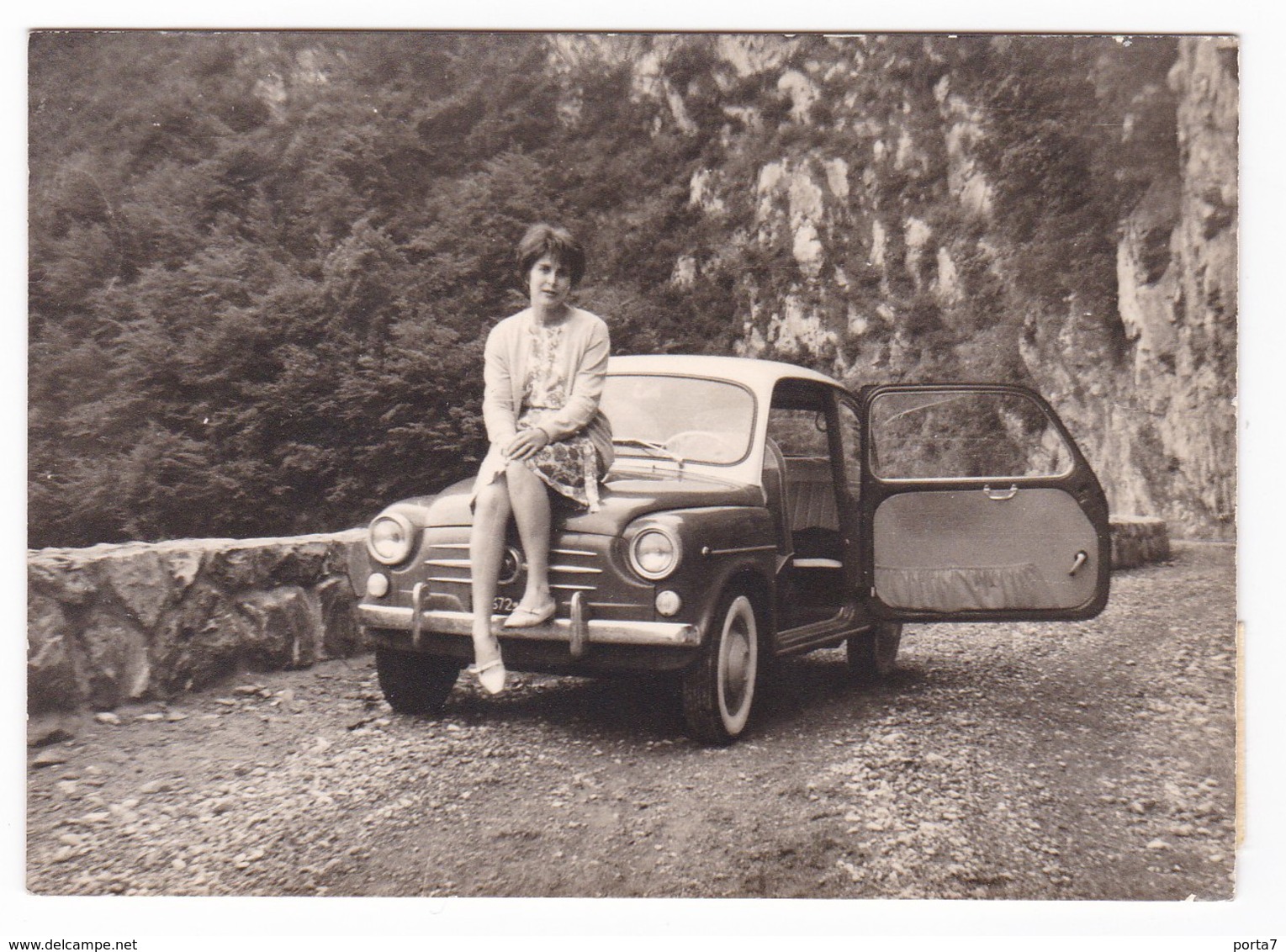 AUTOMOBILE  " FIAT 600 " -  BICOLORE  - DONNA -  FOTO ORIGINALE 1963 - Automobile