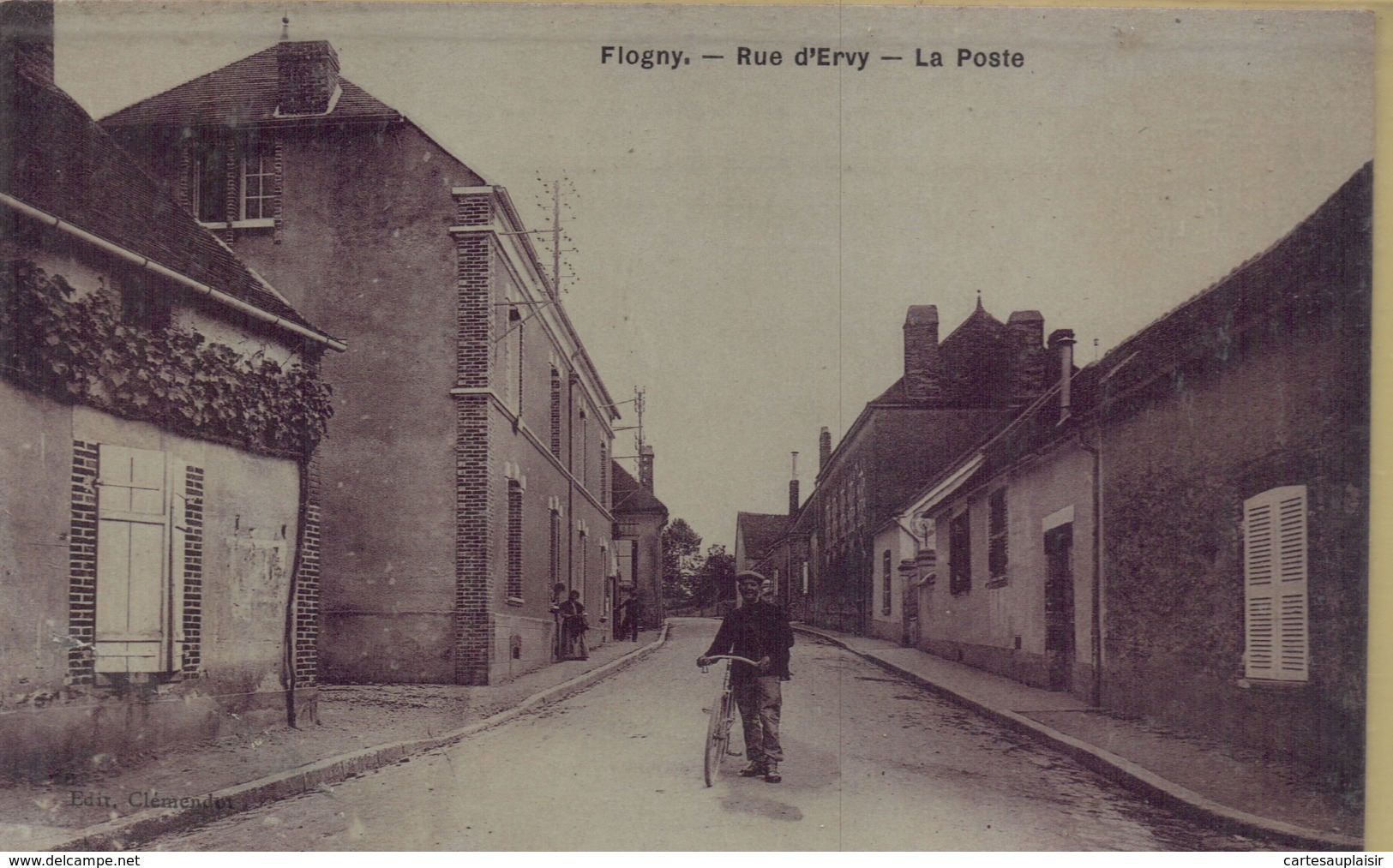 Flogny La Chapelle : Rue D'Evry - La Poste - Flogny La Chapelle