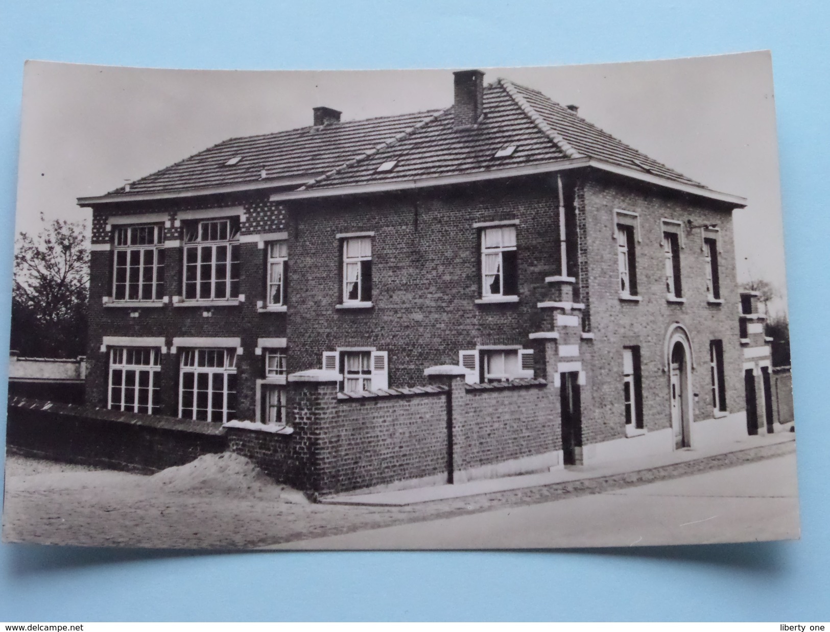 LEERBEEK Gemeentehuis En School ( E.D.W. Kester ) Anno 19?? ( Zie Foto Voor Details ) ! - Gooik