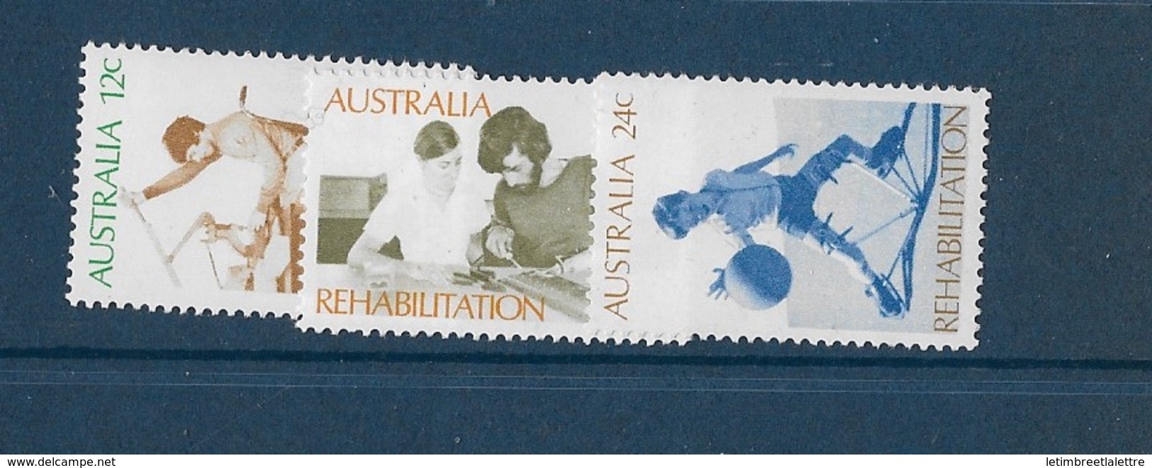 AUSTRALIE N° 466 à 468** - Mint Stamps