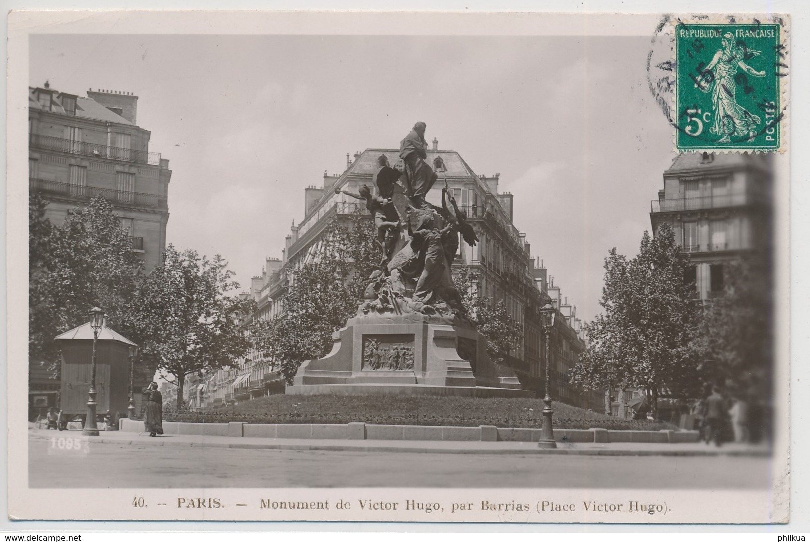 Paris - Monument De Victor Hugo, Par Barrias (Place Victor Hugo) - Statues