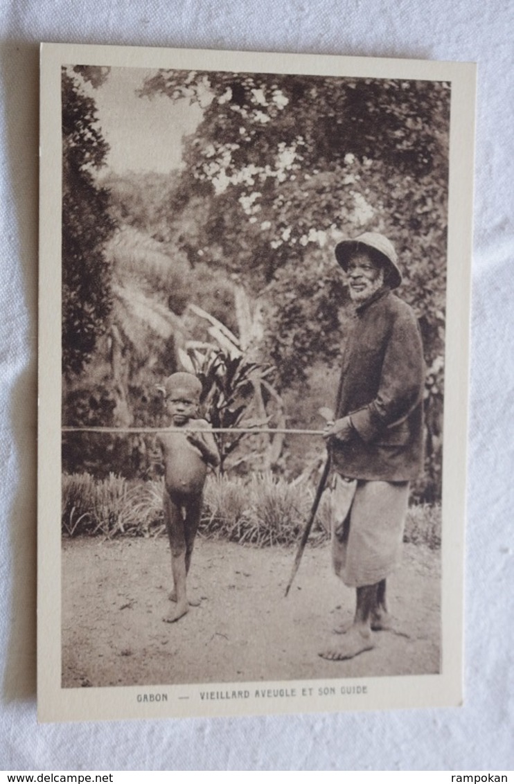 CPA/CPSM - Carte Postale, Gabon, Vieillard Aveugle Et Son Guide, Société Des Missions évangéliques, Sépia - Gabon