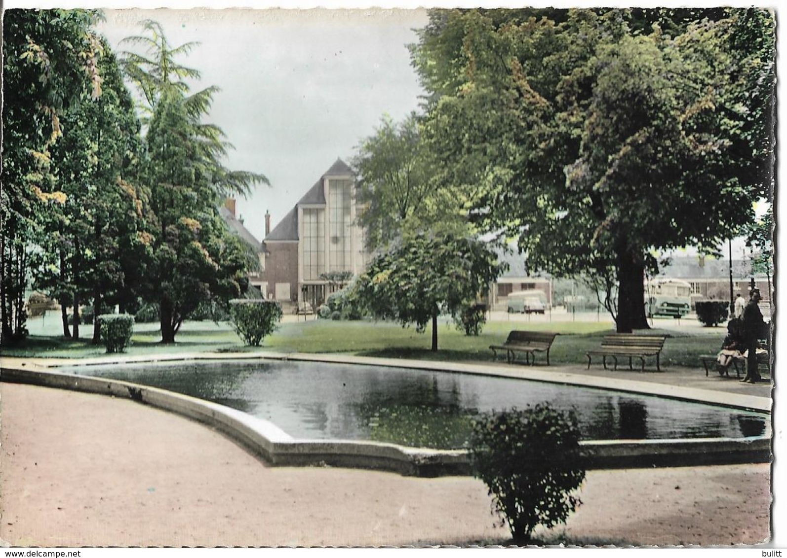 NOYON - La Gare Et Les Jardins - Voiture - Autobus - Noyon