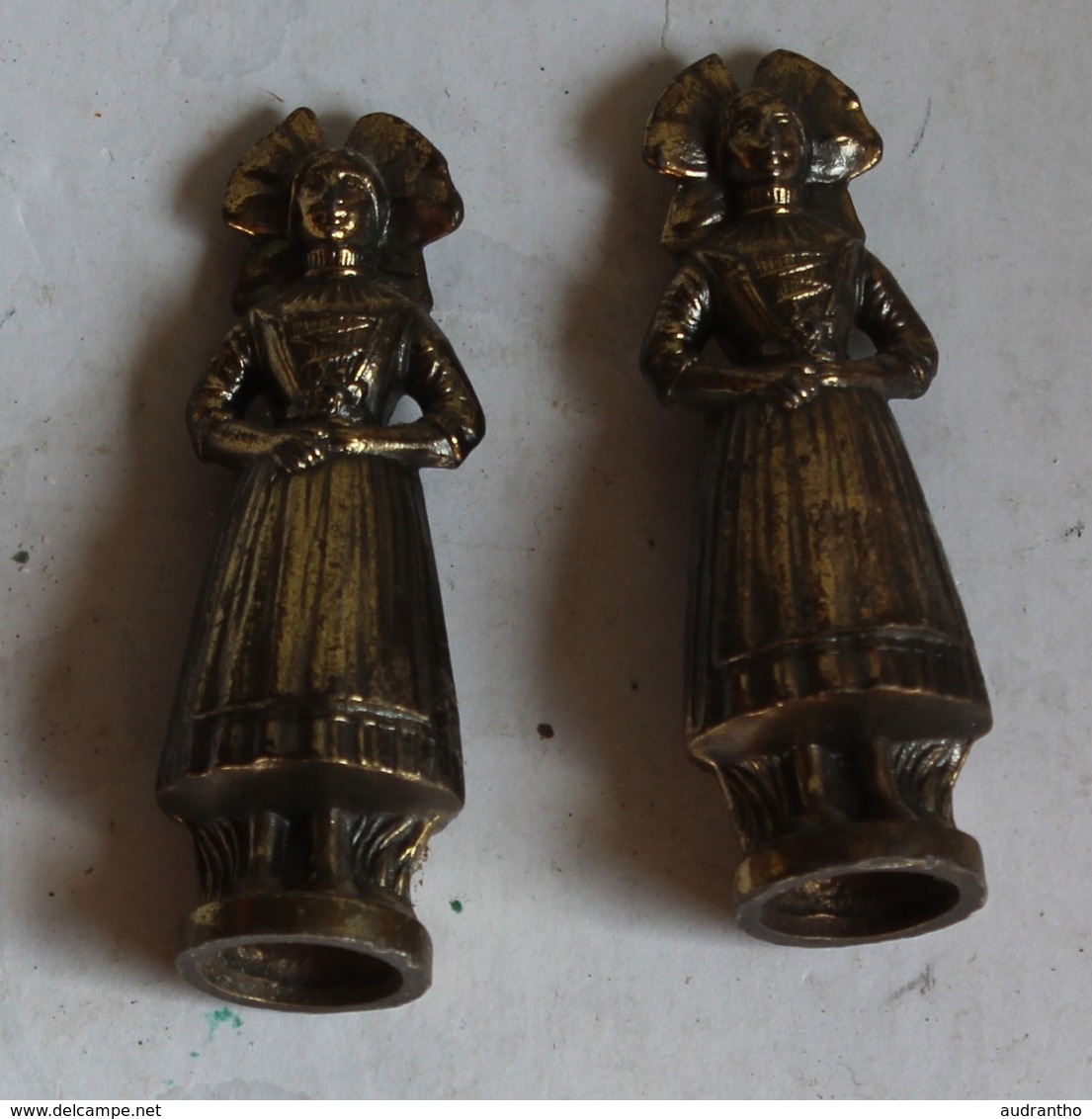 2 Anciennes Figurines Décoratives En Laiton Femmes Alsaciennes ALSACE - People