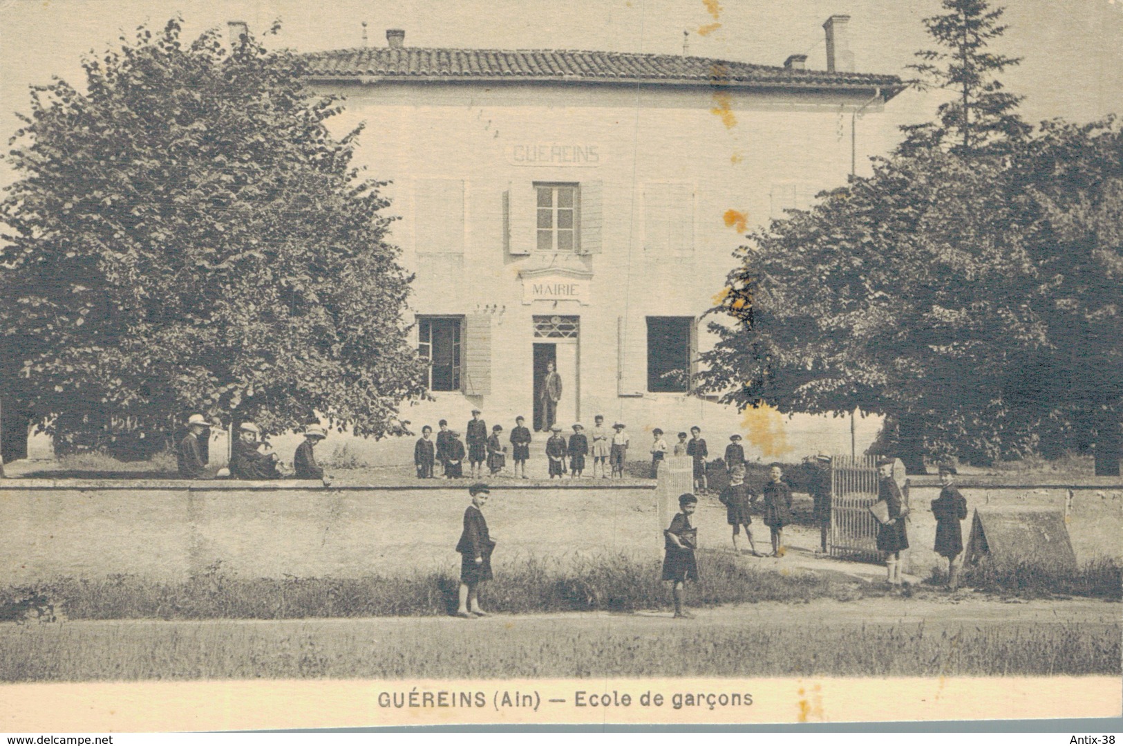 J84 - 01 - GUEREINS - Ain - Ecole De Garçons - Unclassified