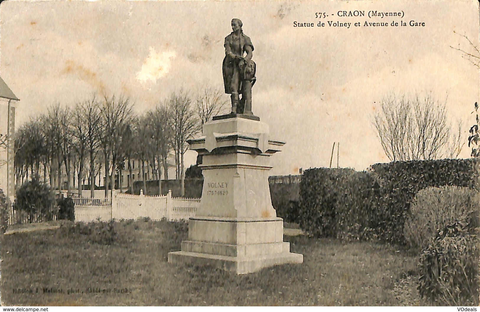 025 748 - CPA - France (53) Mayenne - Craon - Statue De Volney - Craon