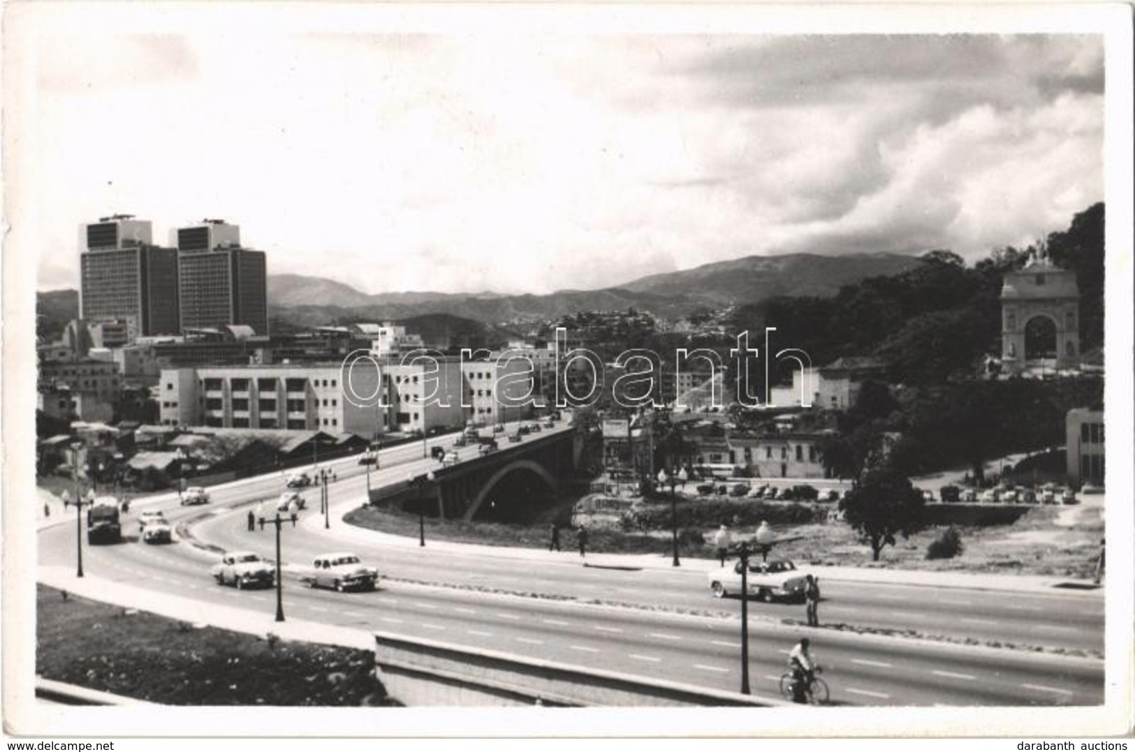 ** T2 Caracas, Puenta Nueva República / Bridge, Automobiles, Photo - Ohne Zuordnung