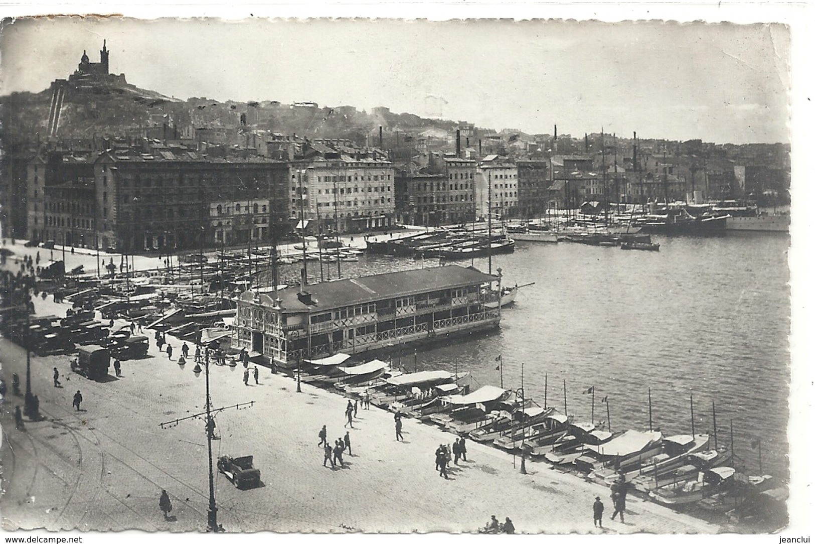 Cpsm Format Cpa.52. MARSEILLE . LE VIEUX PORT - LES QUAIS . CARTE AFFR AU VERSO LE 19 JUIN 1947 . 2 SCANES - Alter Hafen (Vieux Port), Saint-Victor, Le Panier